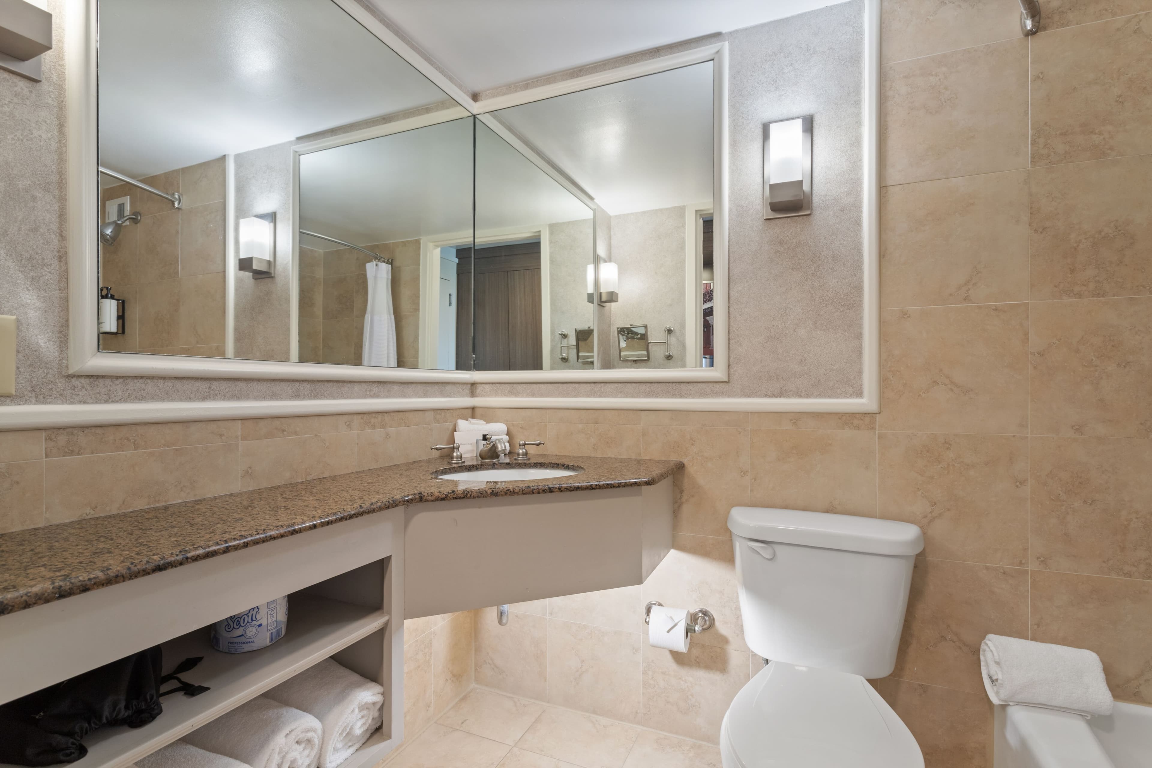 Crowne Plaza Executive Center Baton Rouge — 55