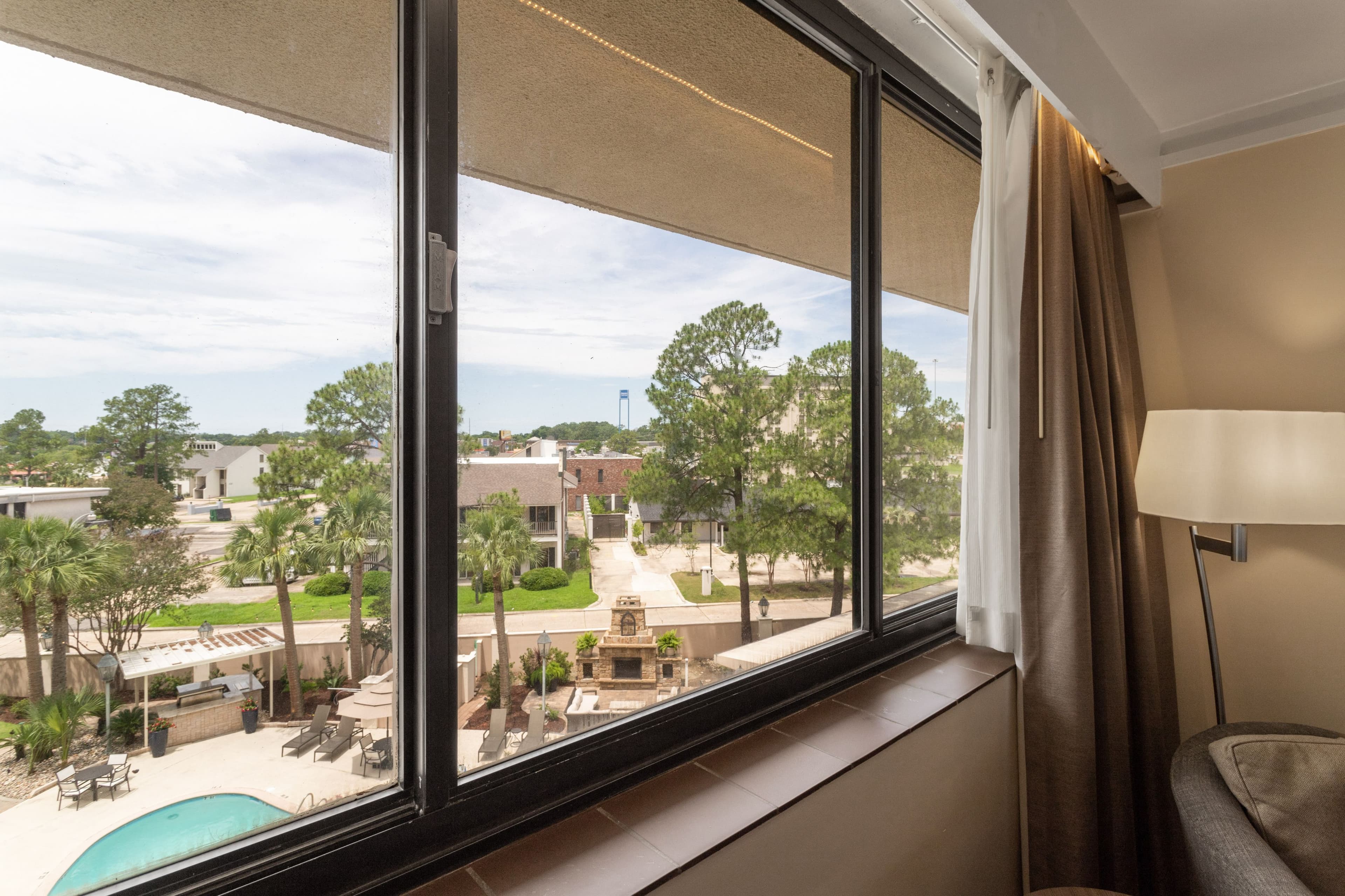 Crowne Plaza Executive Center Baton Rouge — 17