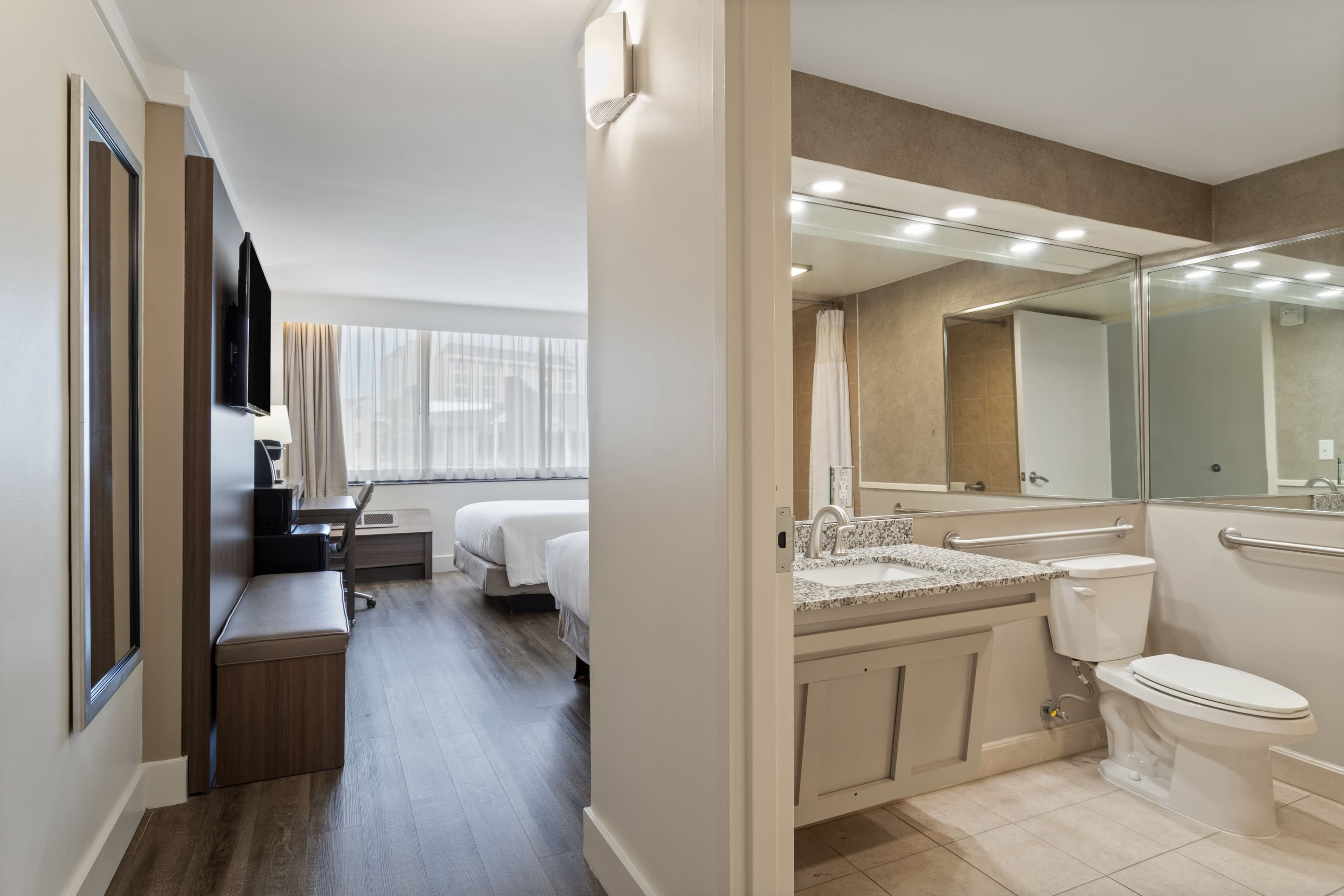 Crowne Plaza Executive Center Baton Rouge — 69