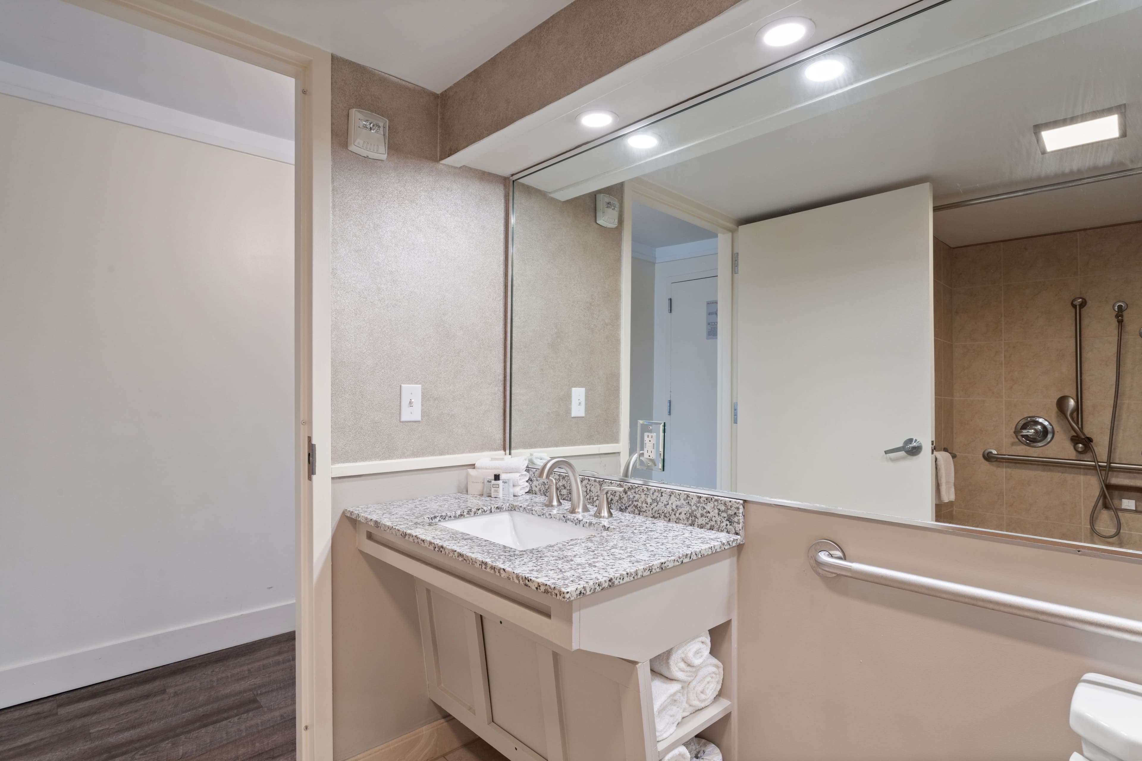 Crowne Plaza Executive Center Baton Rouge — 68