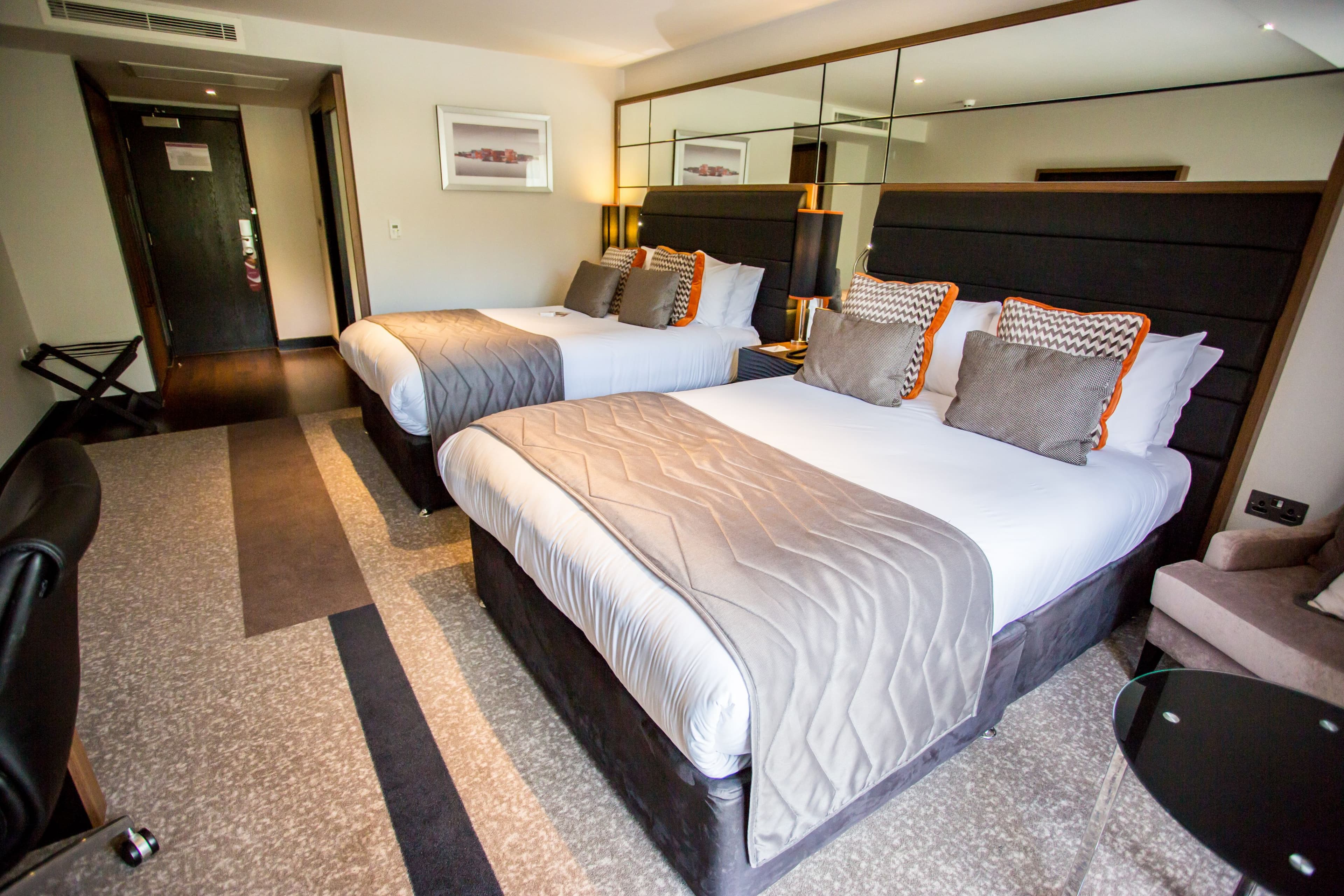 Crowne Plaza Gerrards Cross - Image 4