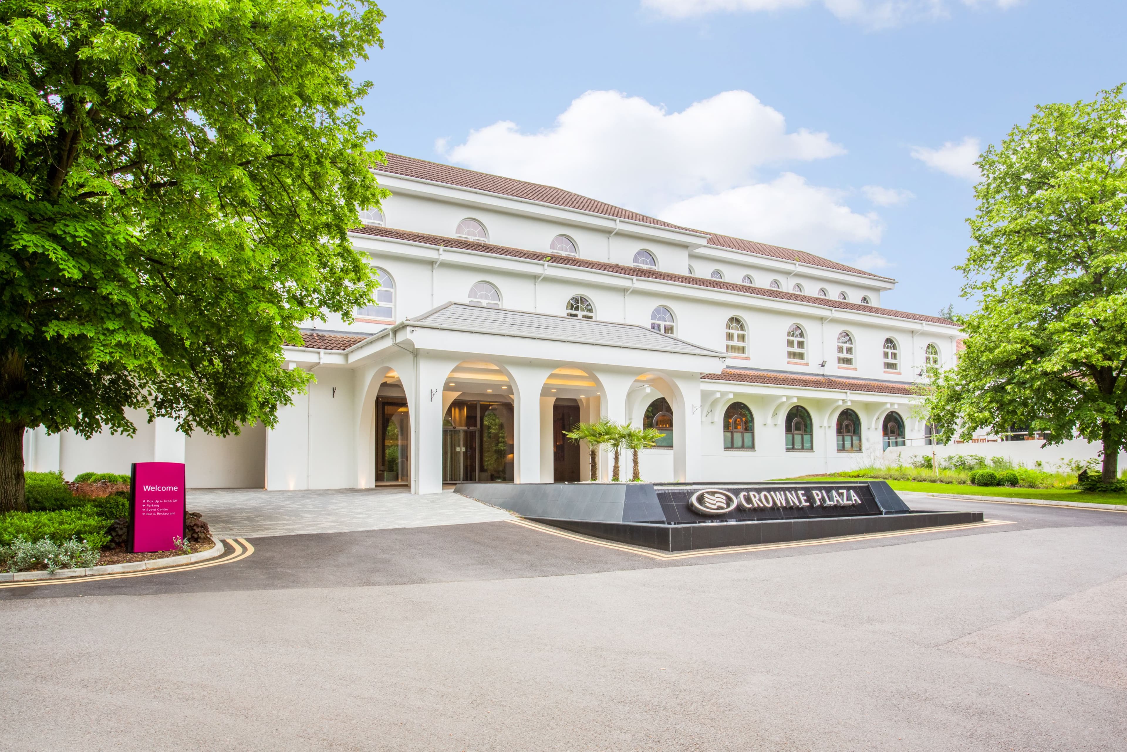 Crowne Plaza Gerrards Cross - Image 1
