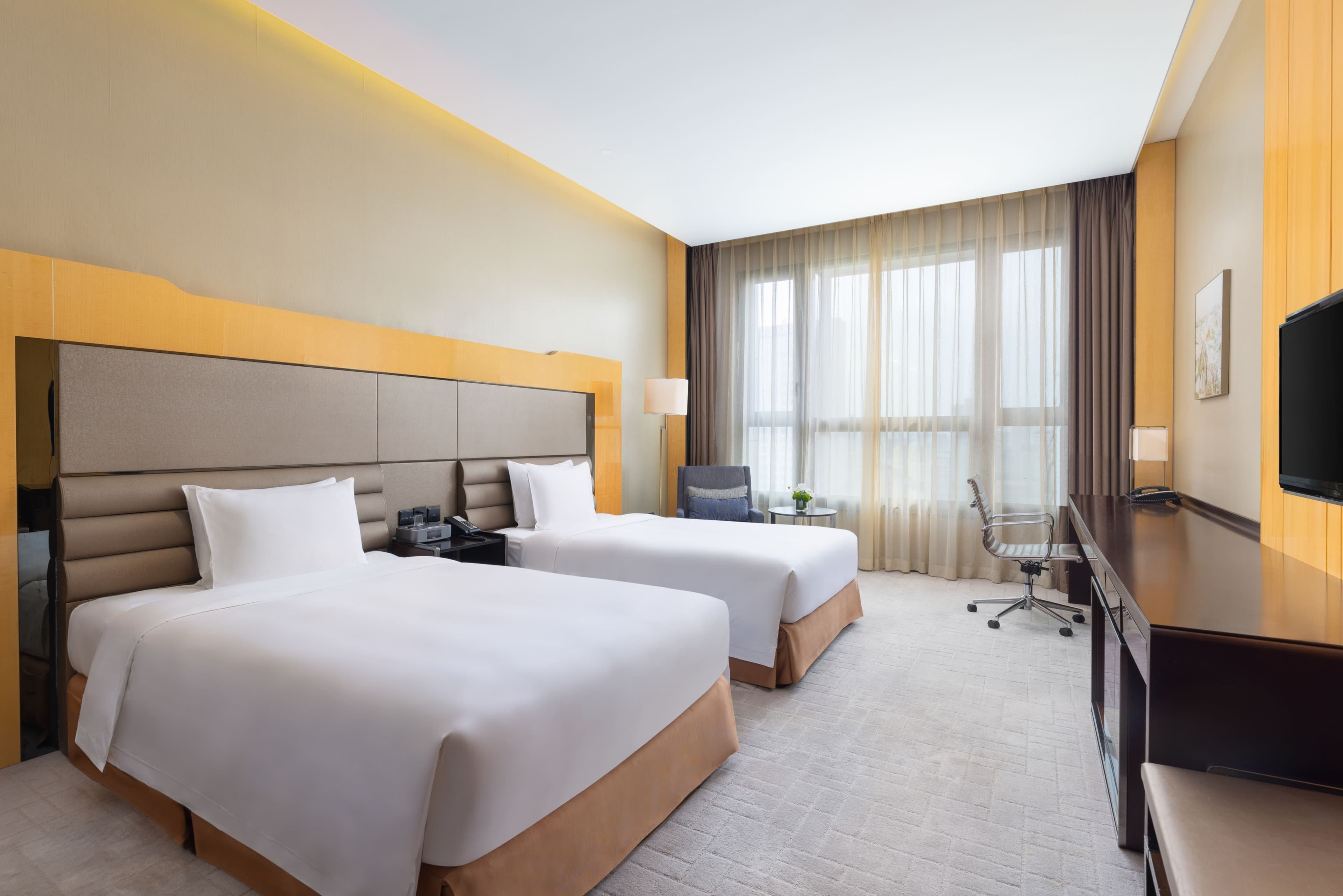 Crowne Plaza Beijing Lido - Image 4