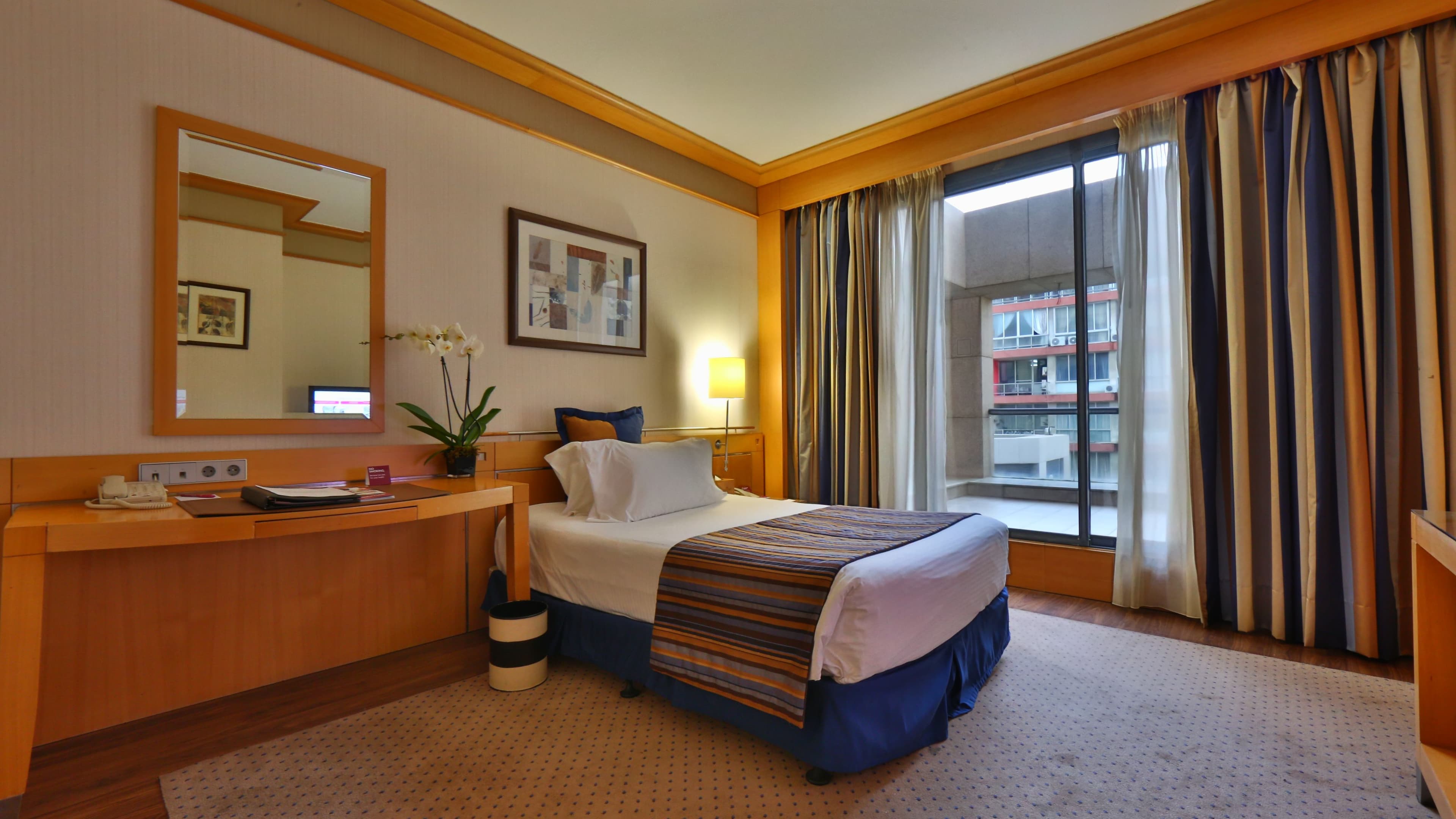 Crowne Plaza Beirut — 6