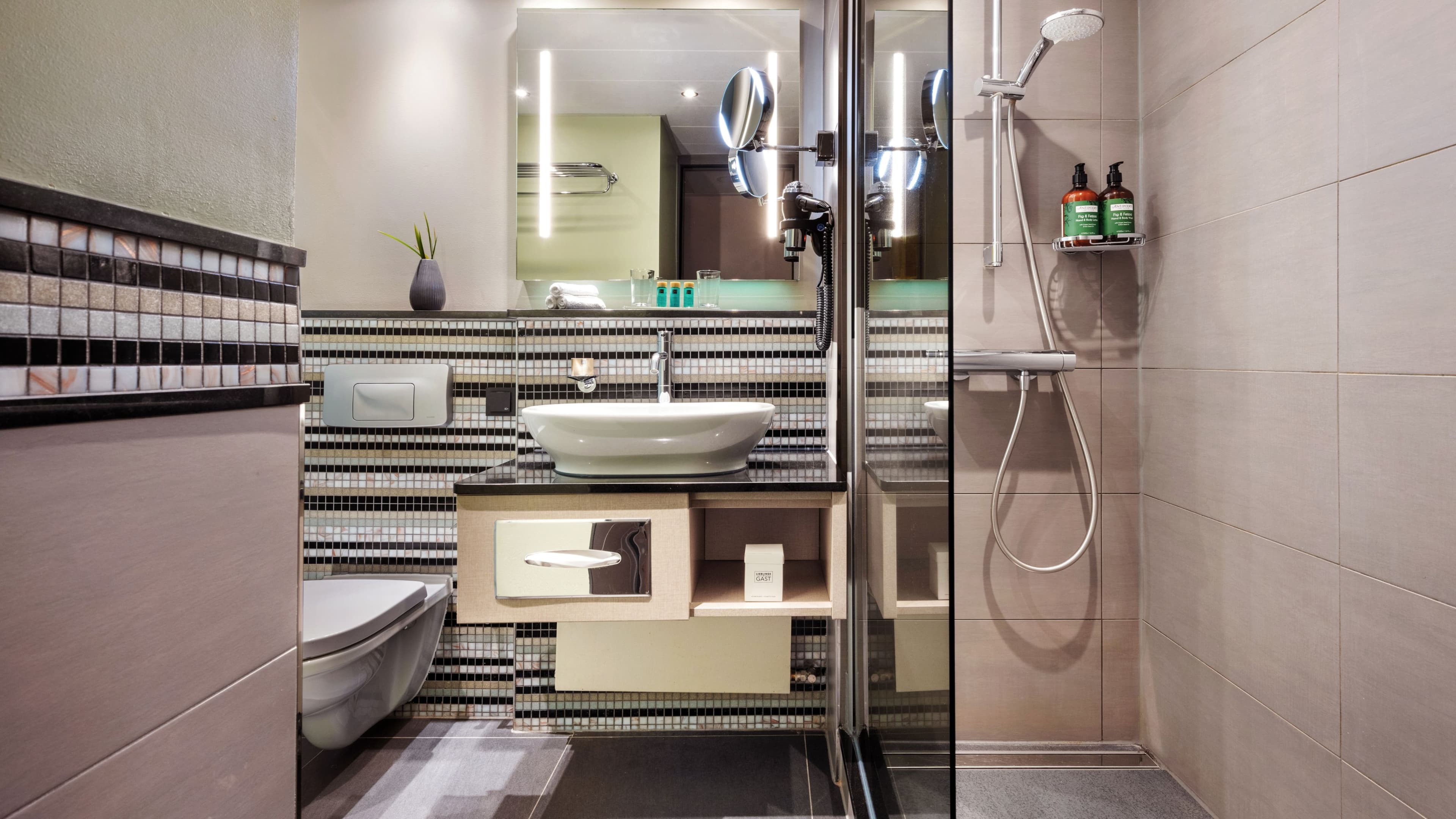 Crowne Plaza Berlin City Centre Ku'damm - Image 3