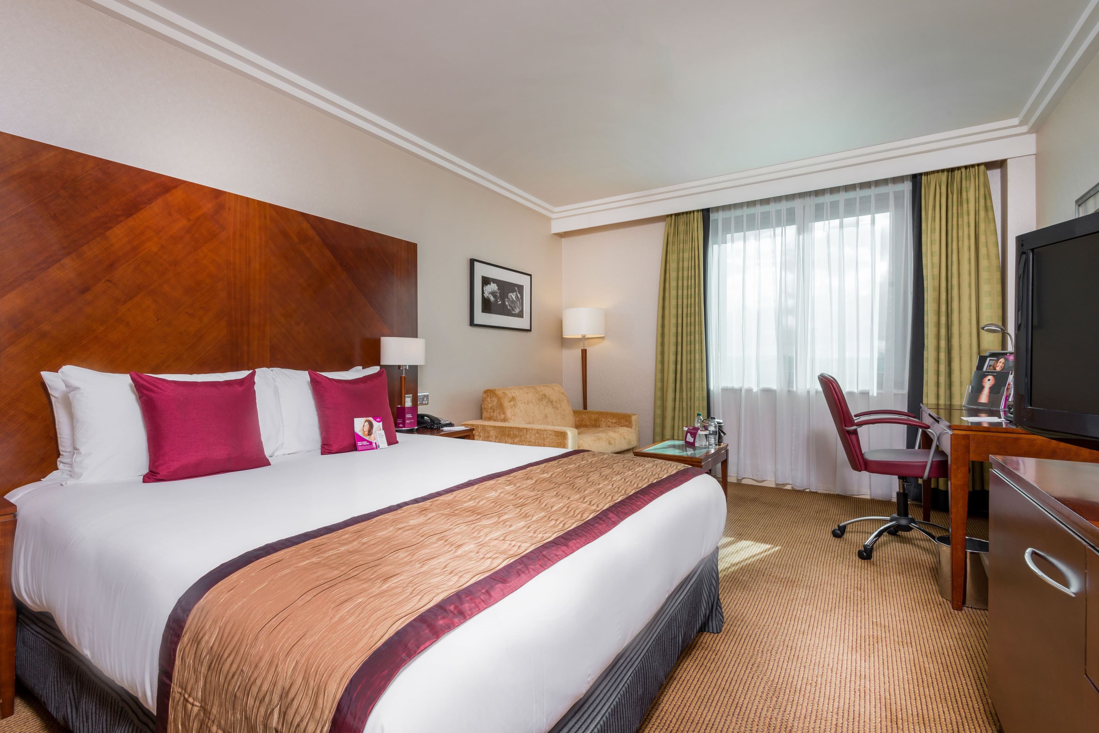 Crowne Plaza Birmingham NEC - Image 4