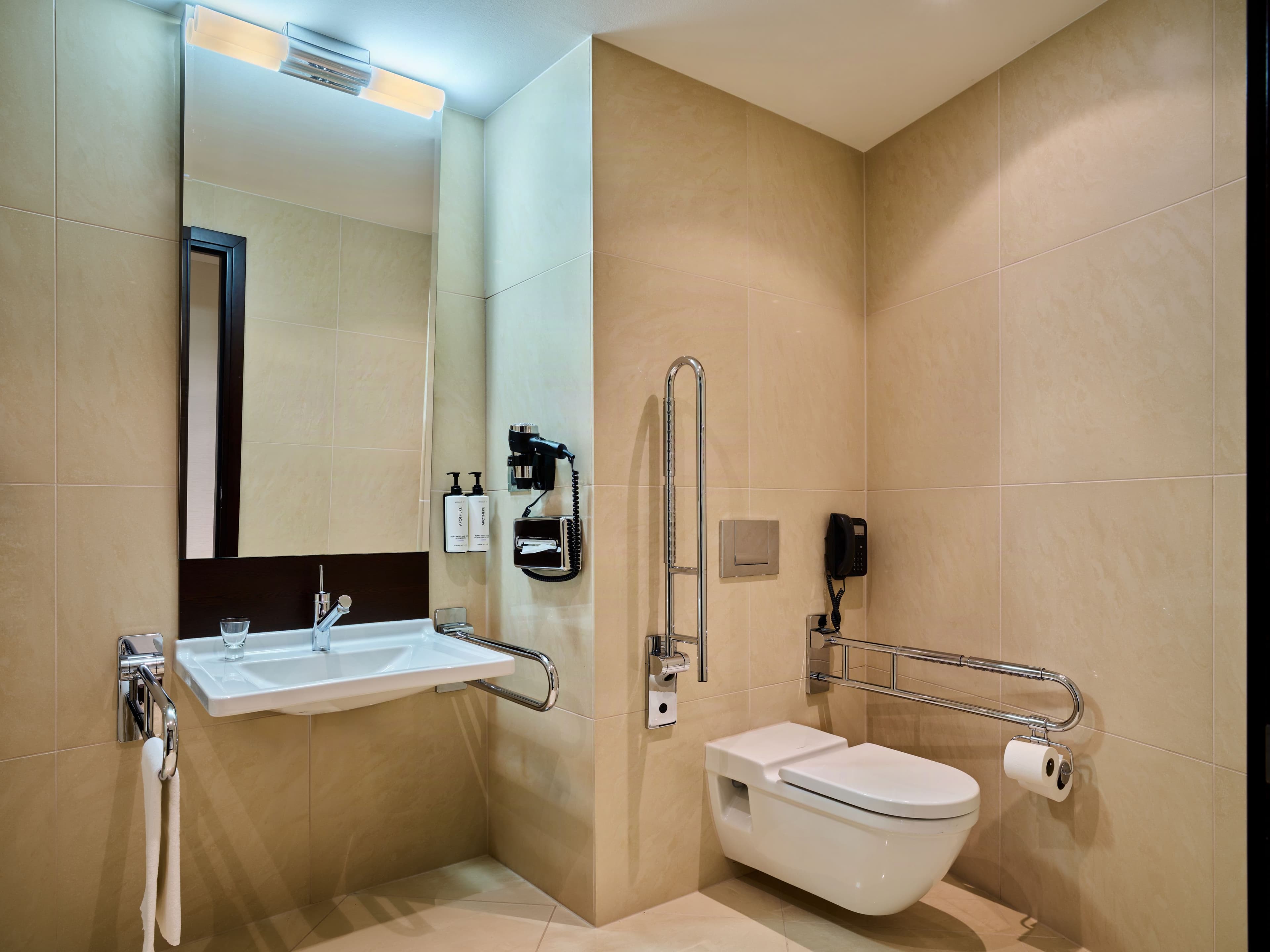 Crowne Plaza Bratislava — 35