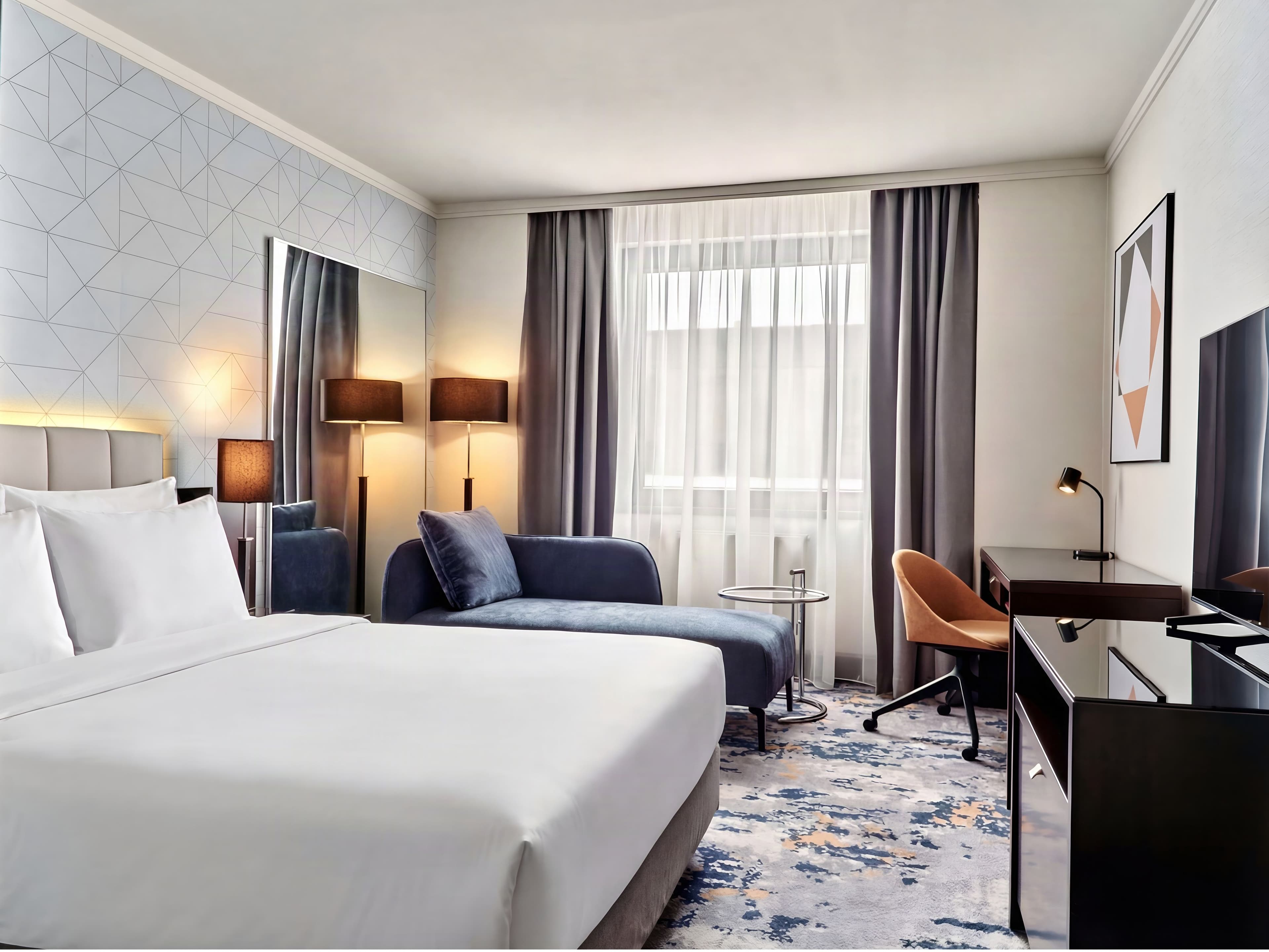 Crowne Plaza Bratislava - Image 2