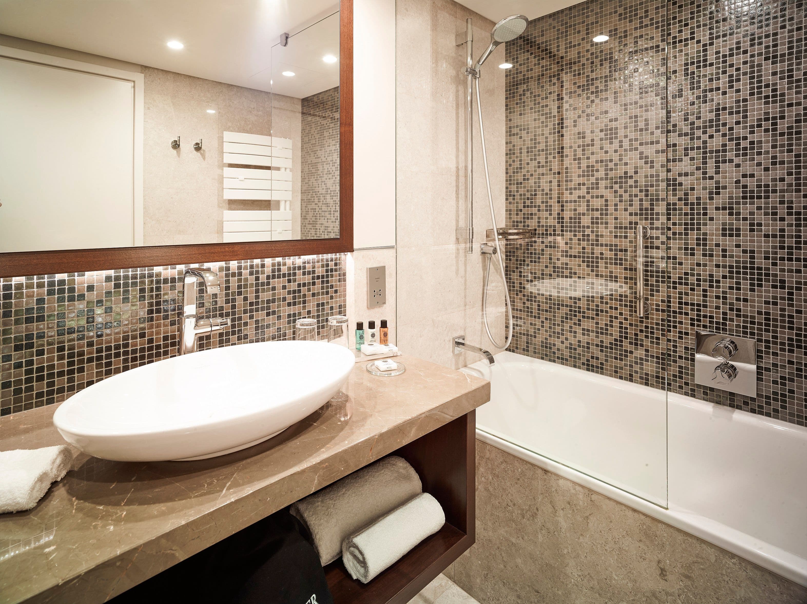 Crowne Plaza Bucharest - Image 5