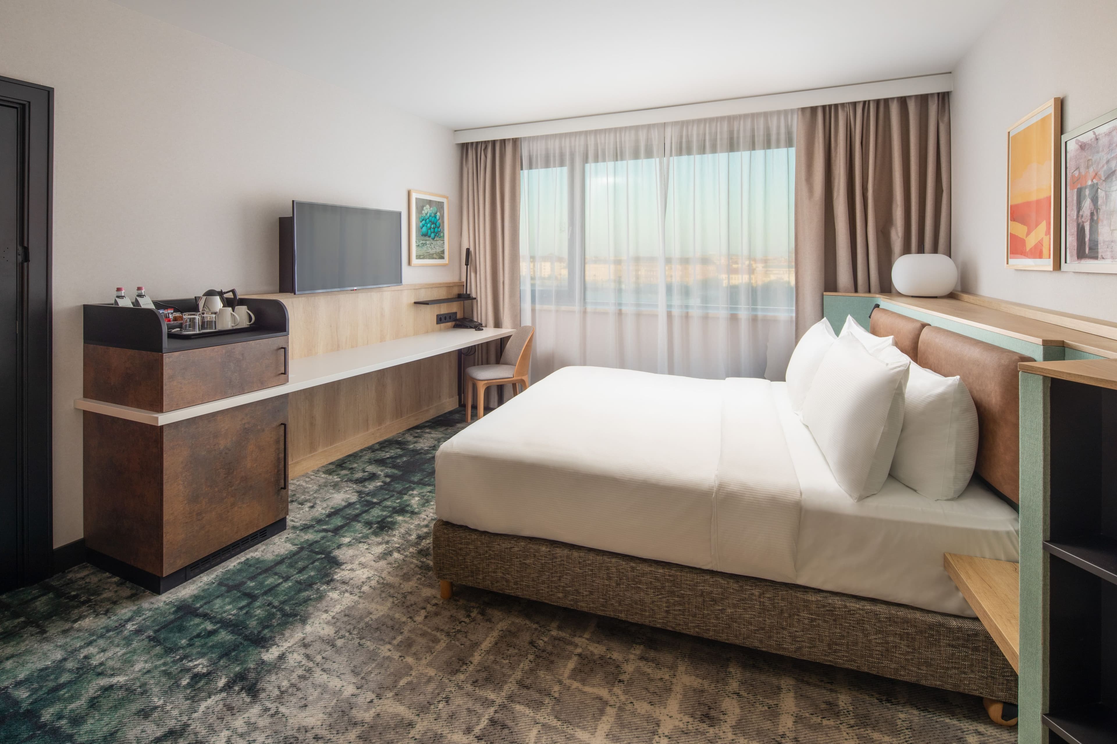 Crowne Plaza Budapest - Image 2