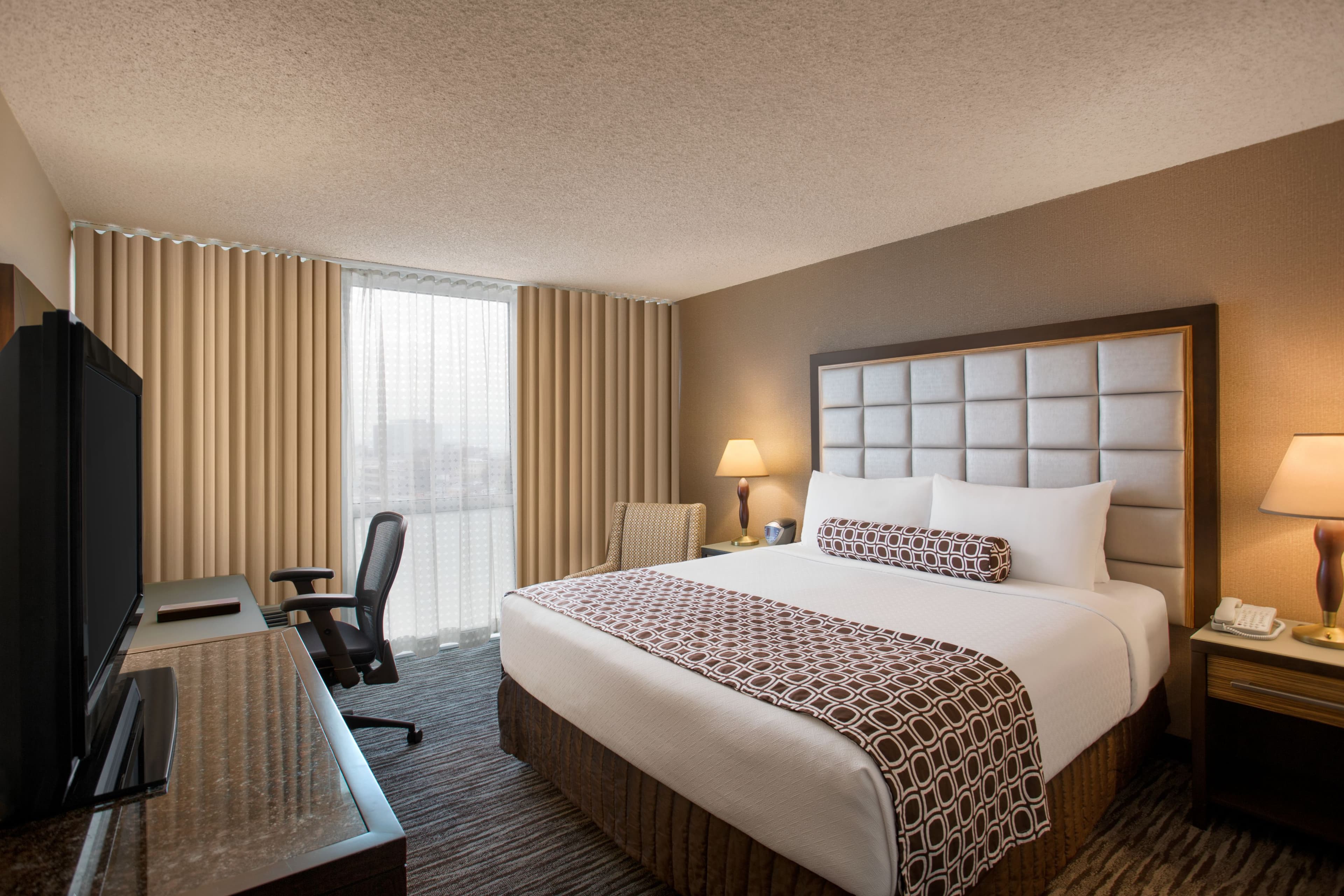 Crowne Plaza San Francisco Airport - Image 2