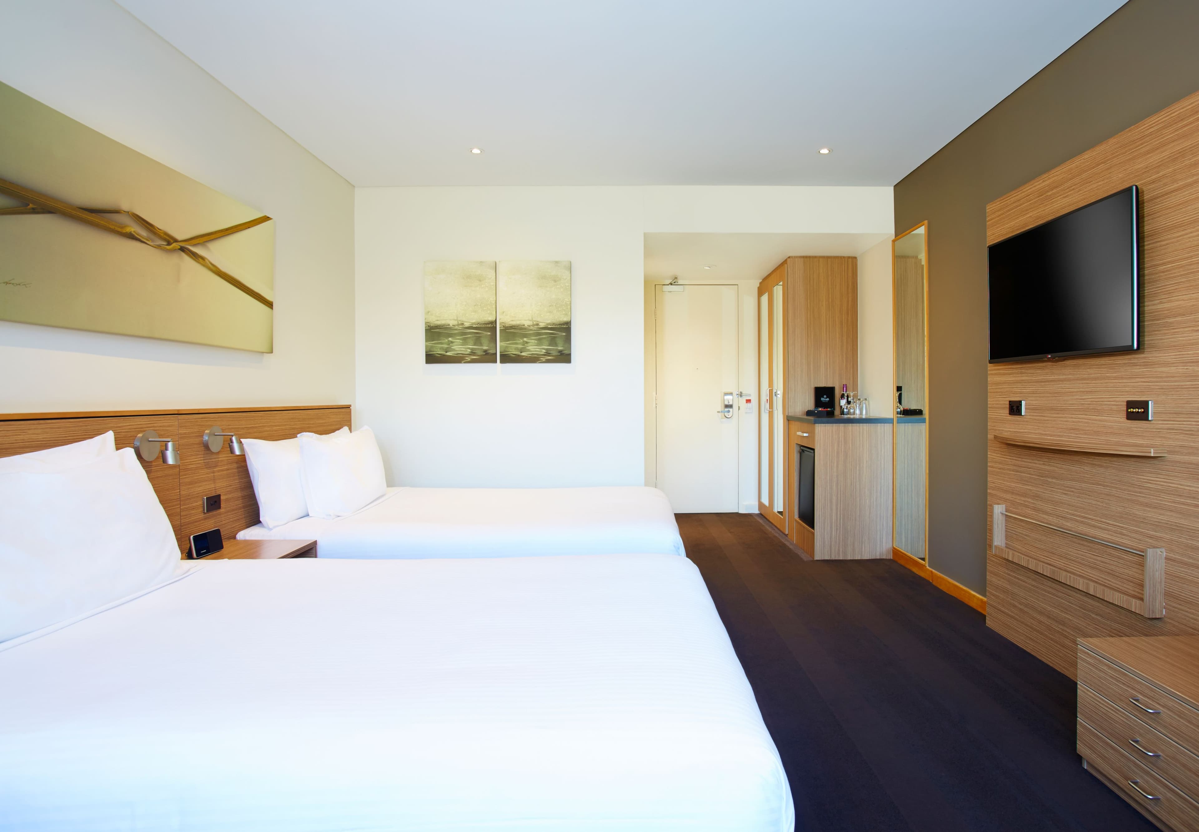 Crowne Plaza Canberra — 13