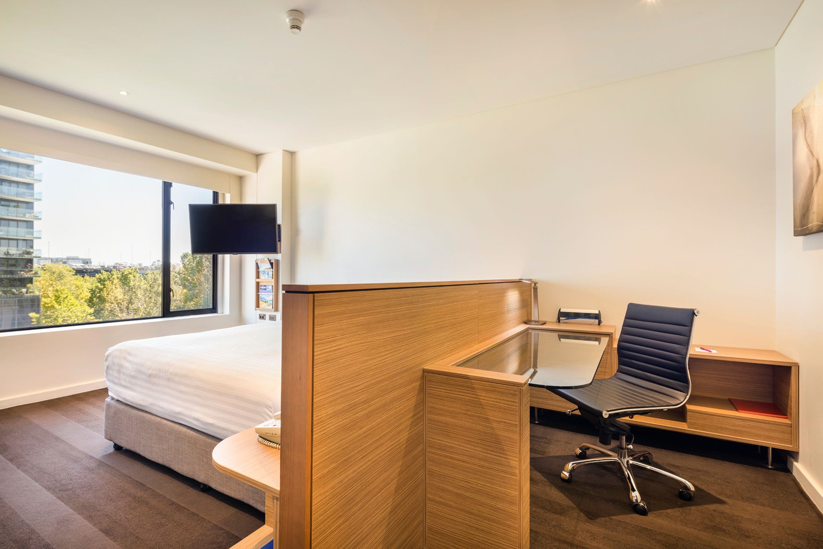 Crowne Plaza Canberra — 6
