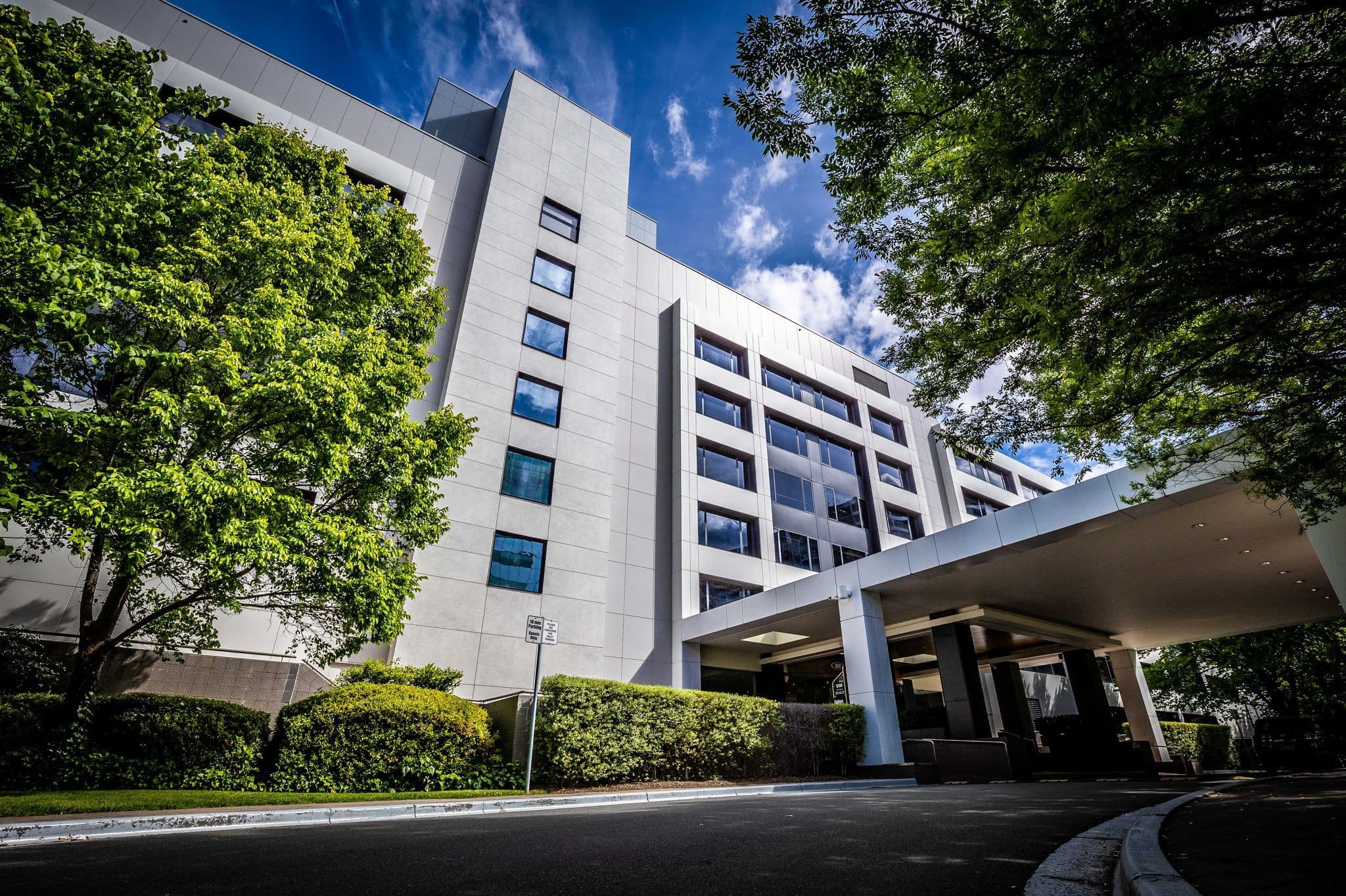 Crowne Plaza Canberra - Image 1