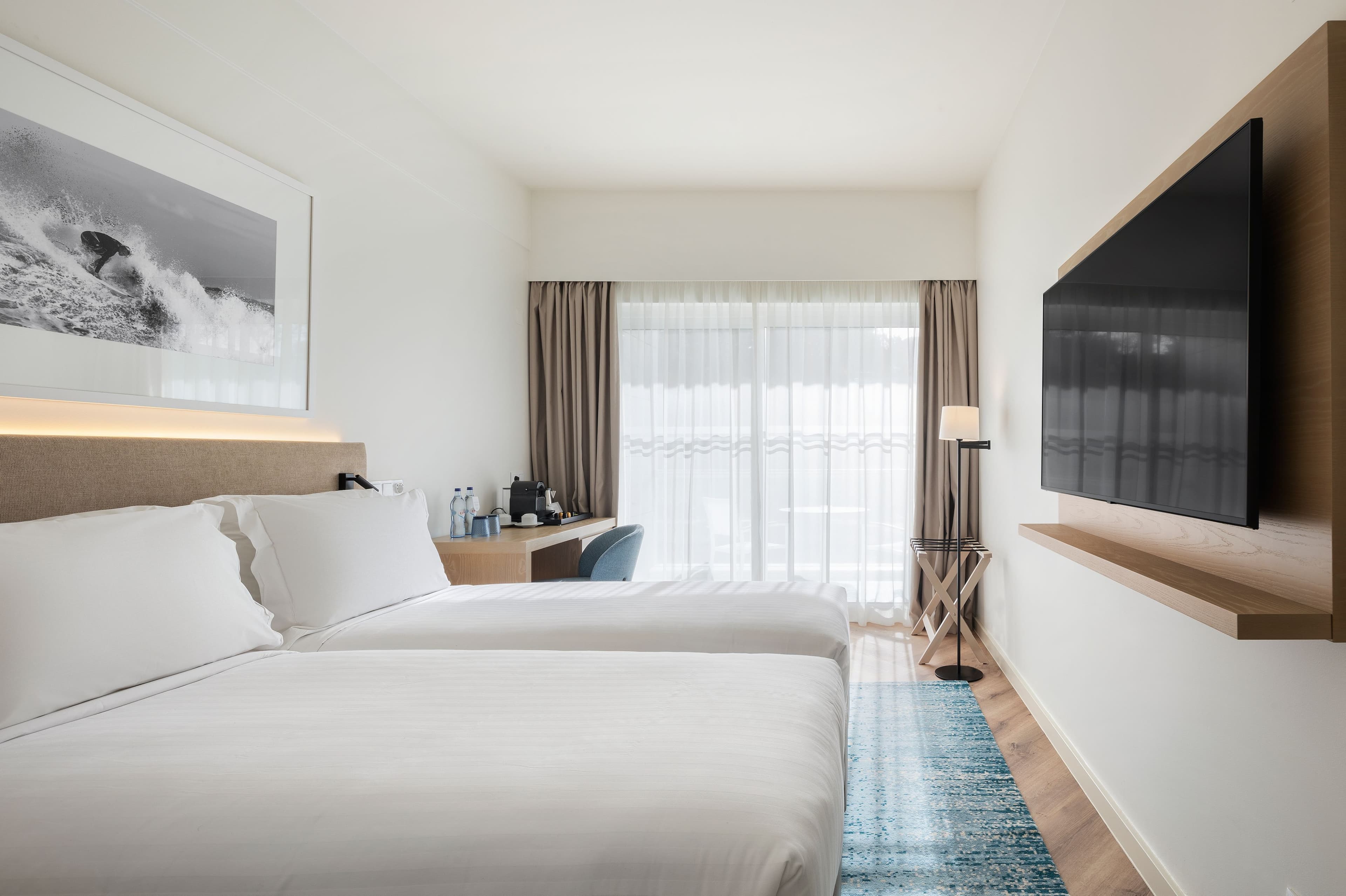 Crowne Plaza Caparica Lisbon - Image 3