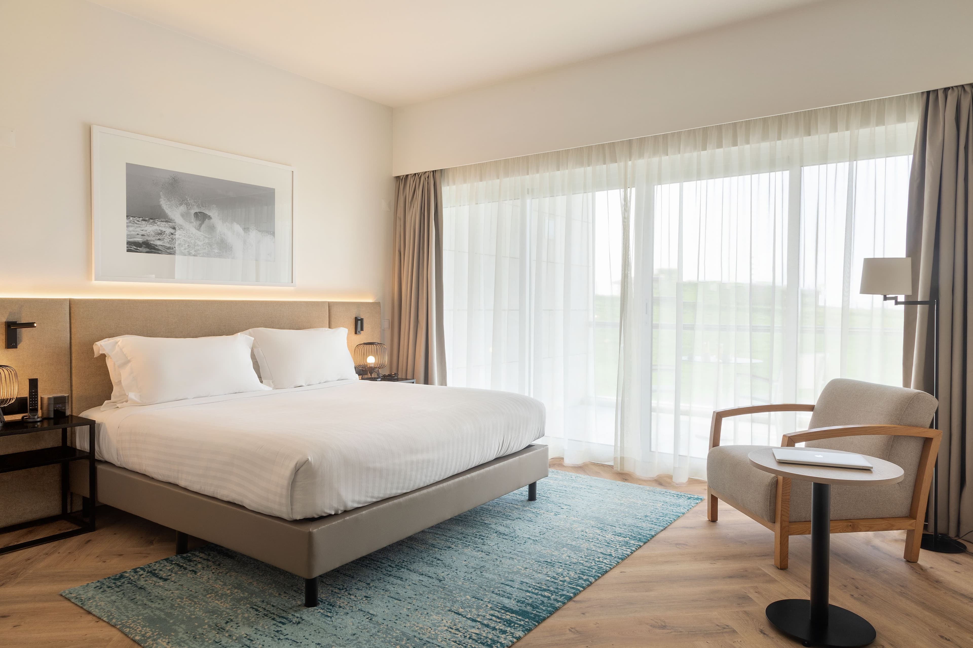 Crowne Plaza Caparica Lisbon - Image 4