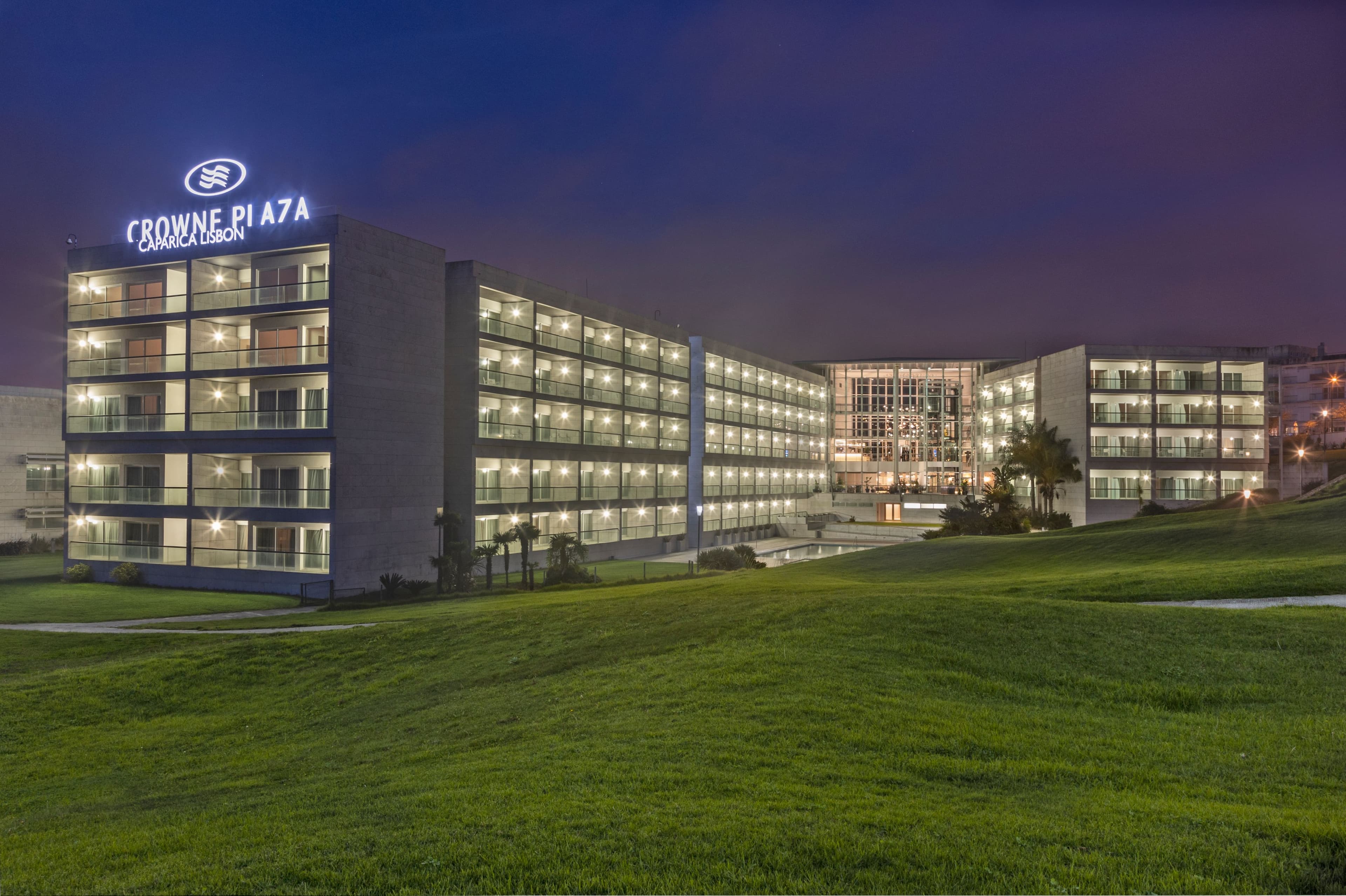 Crowne Plaza Caparica Lisbon - Image 1