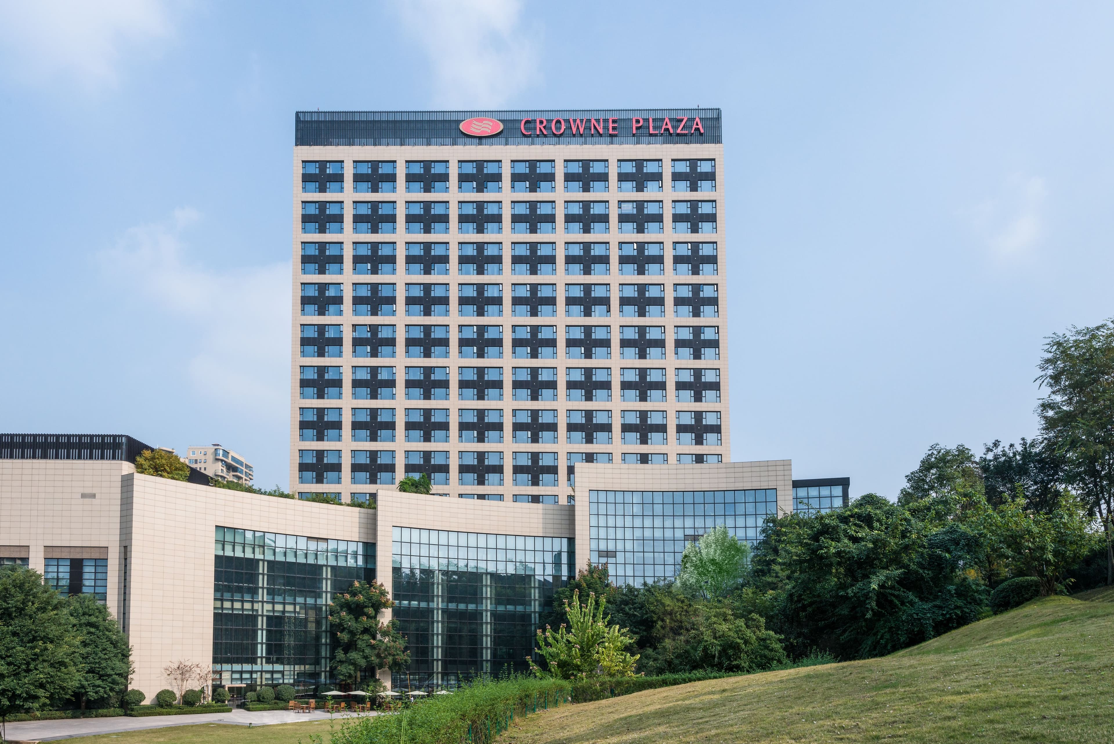 Crowne Plaza Chengdu Panda Garden - Image 1