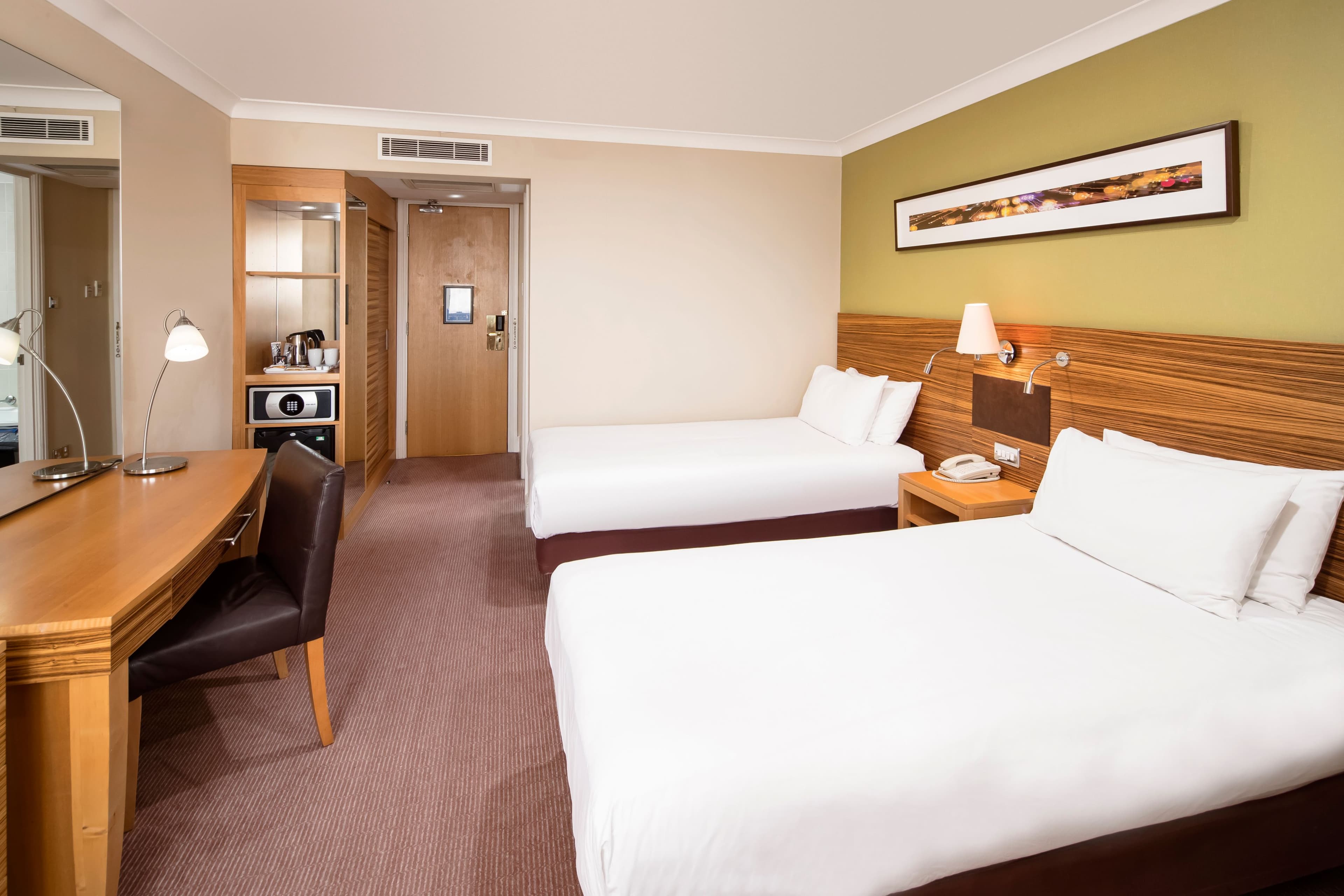 Crowne Plaza Chester - Image 4