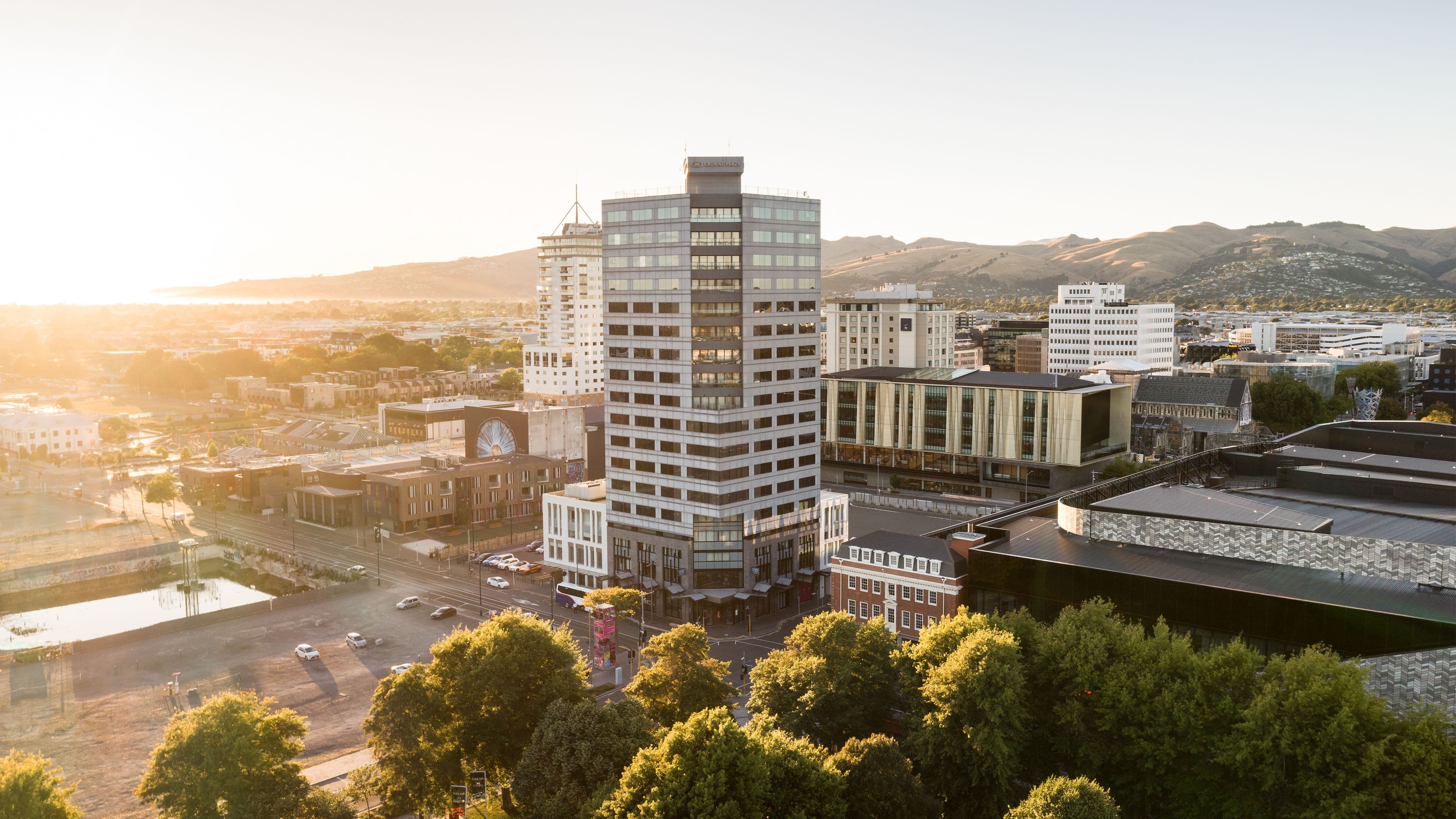 Crowne Plaza Christchurch - Image 1