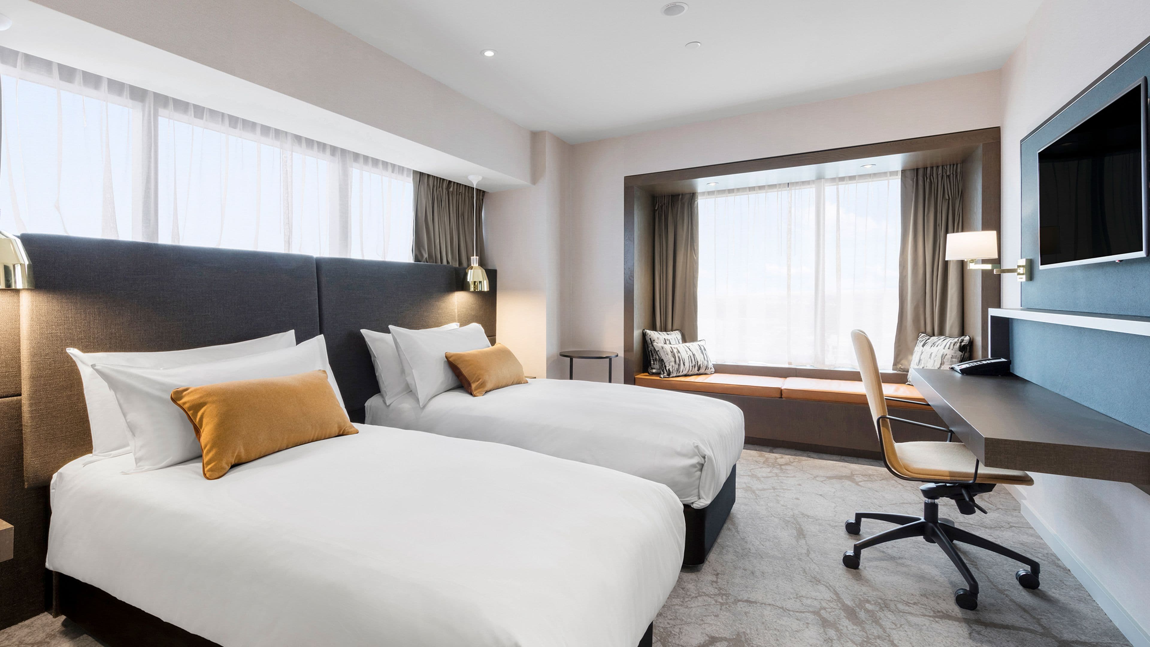 Crowne Plaza Christchurch - Image 2
