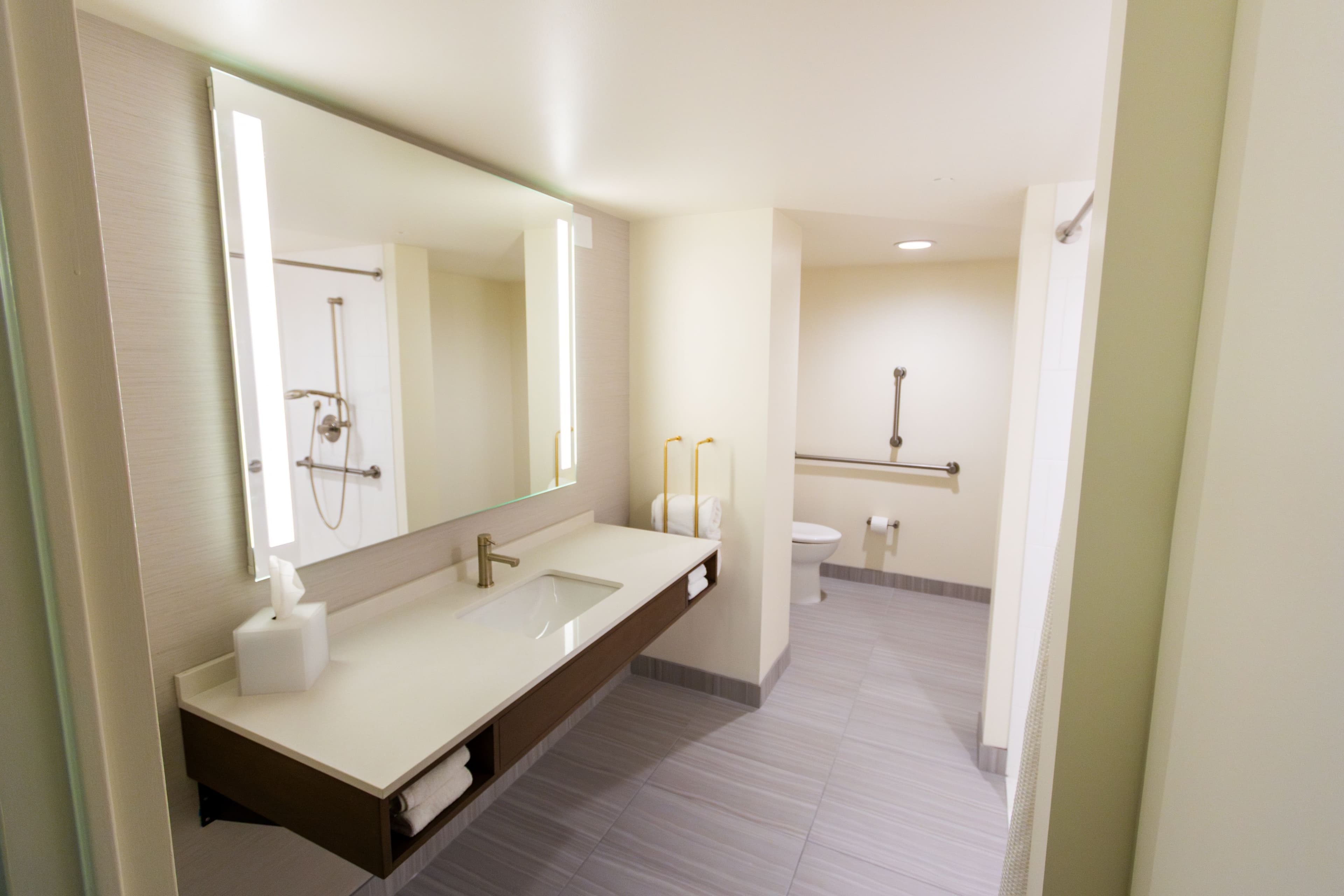 Crowne Plaza Cleveland at Playhouse Square — 51