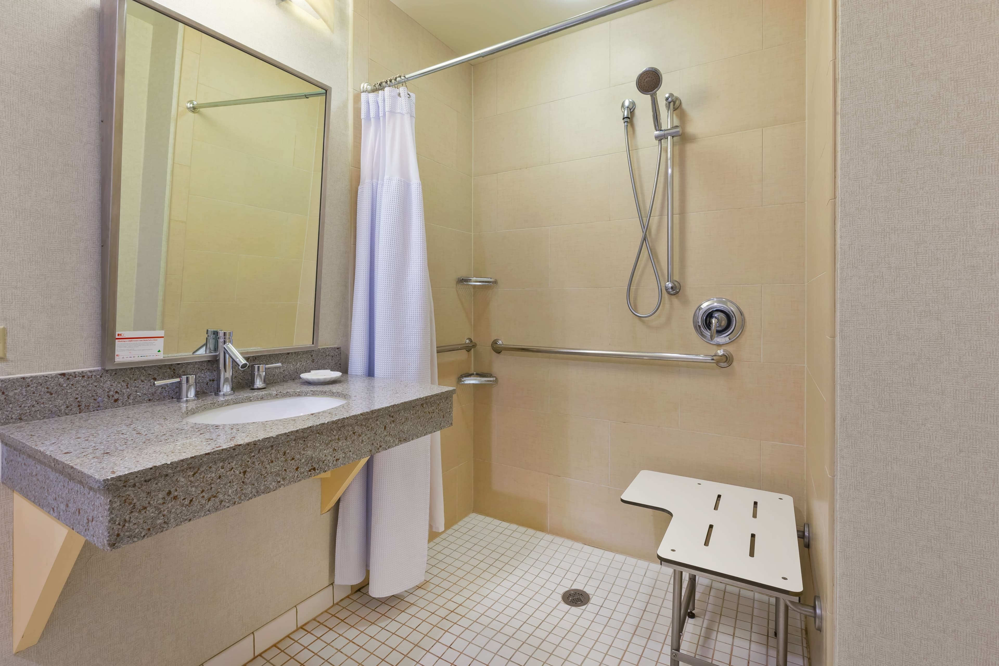 Crowne Plaza Columbus North- Worthington — 16