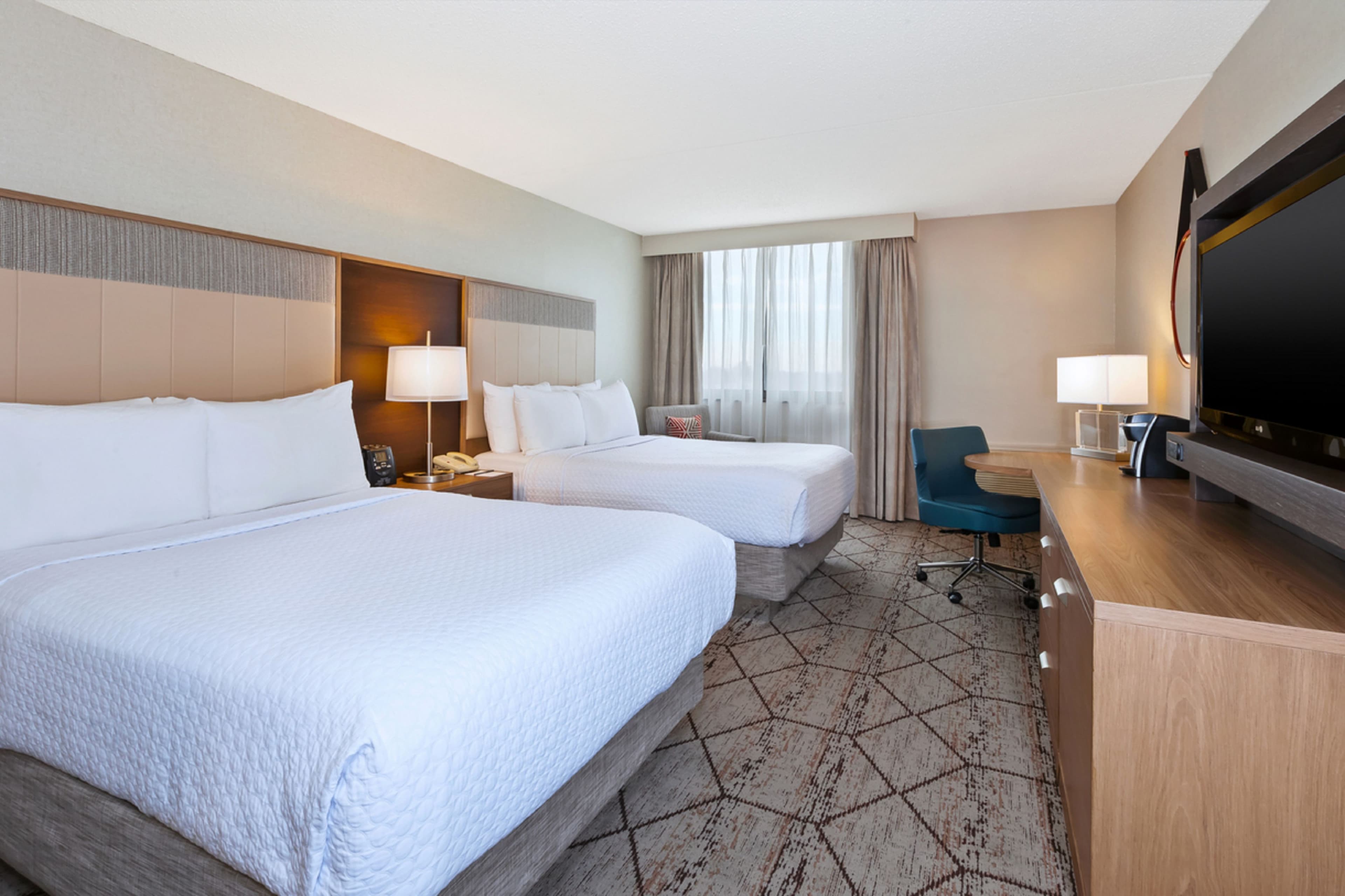Crowne Plaza Columbus North- Worthington — 18