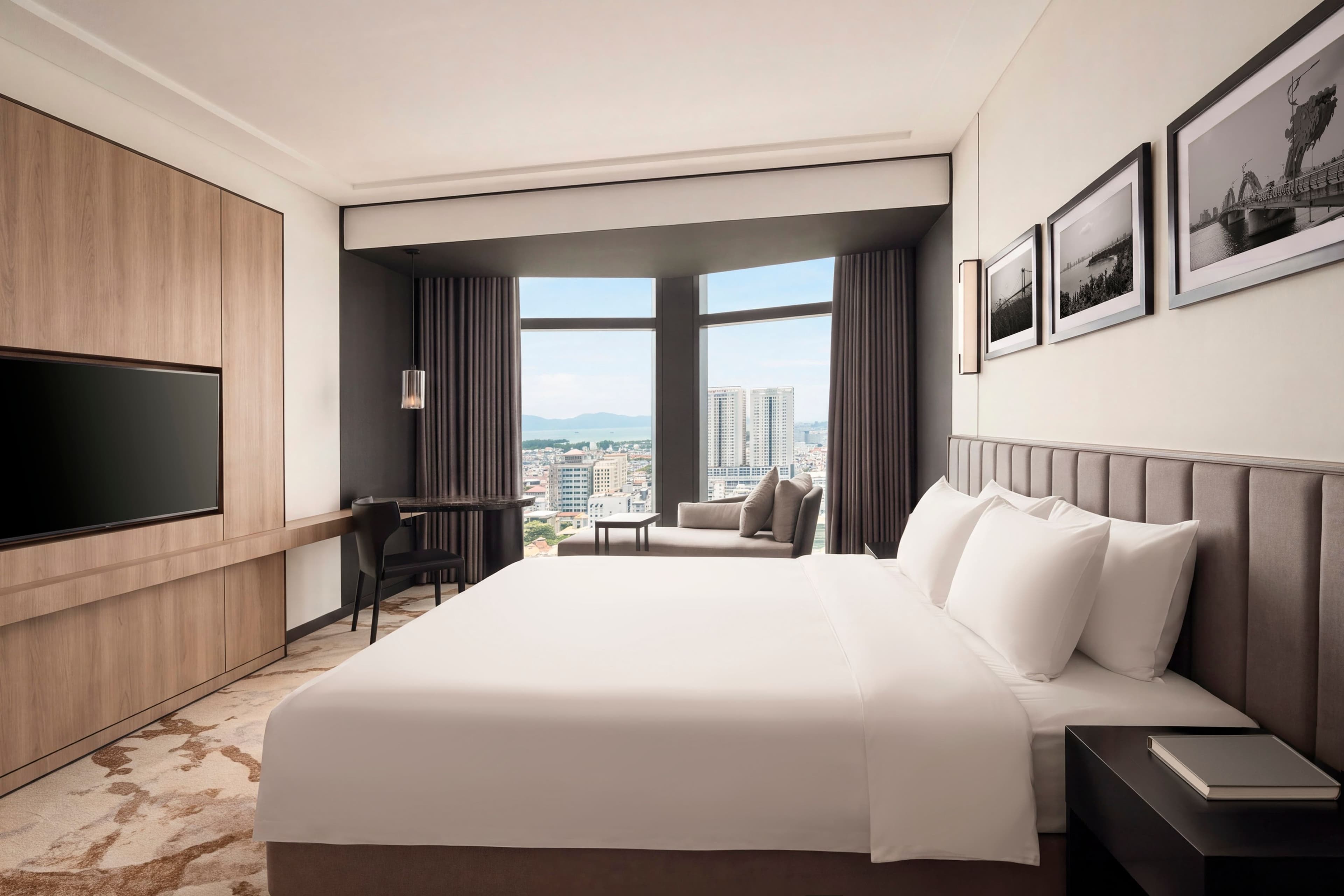 Crowne Plaza Danang City Centre — 10