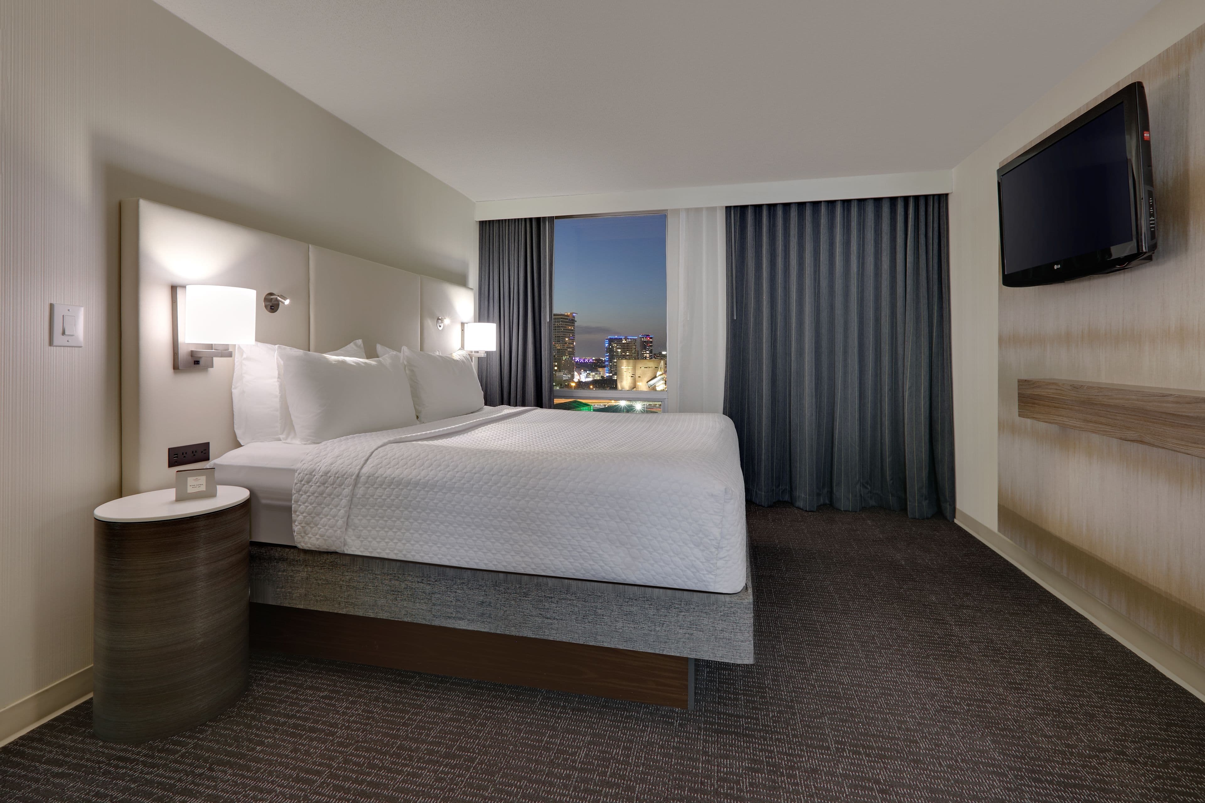 Crowne Plaza Dallas Downtown — 13