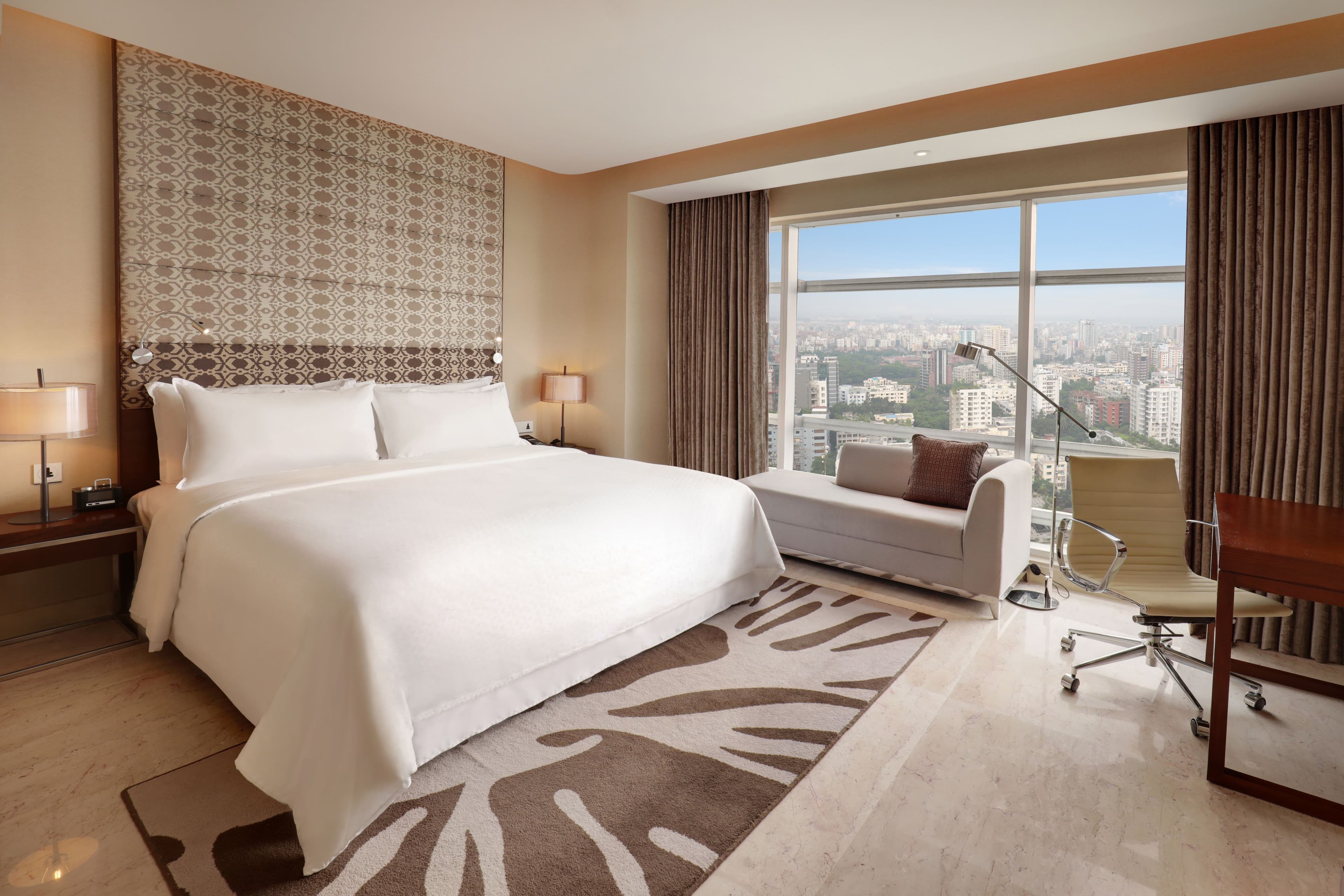 Crowne Plaza Dhaka Gulshan - Image 2