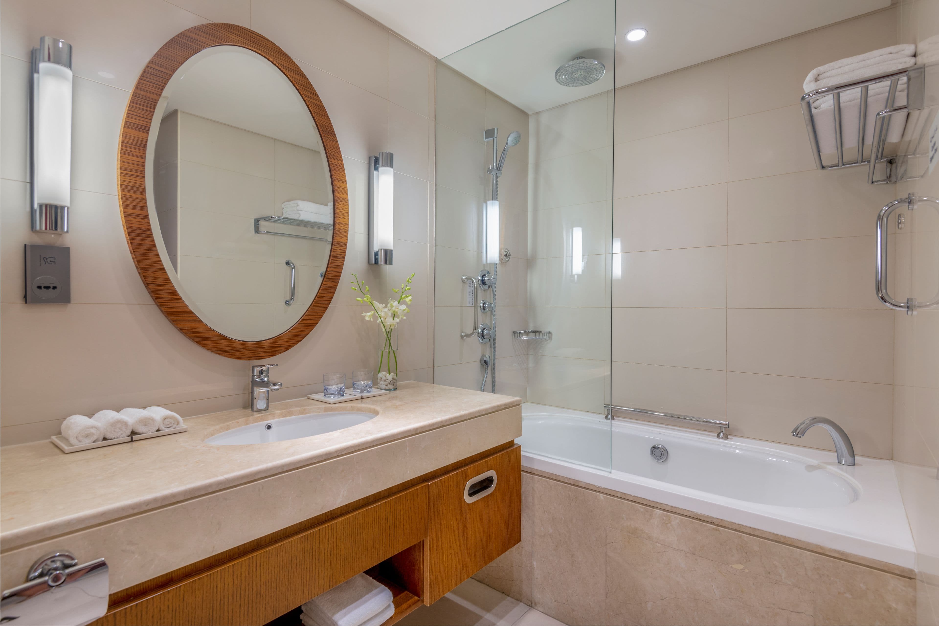 Crowne Plaza Doha - The Business Park — 10