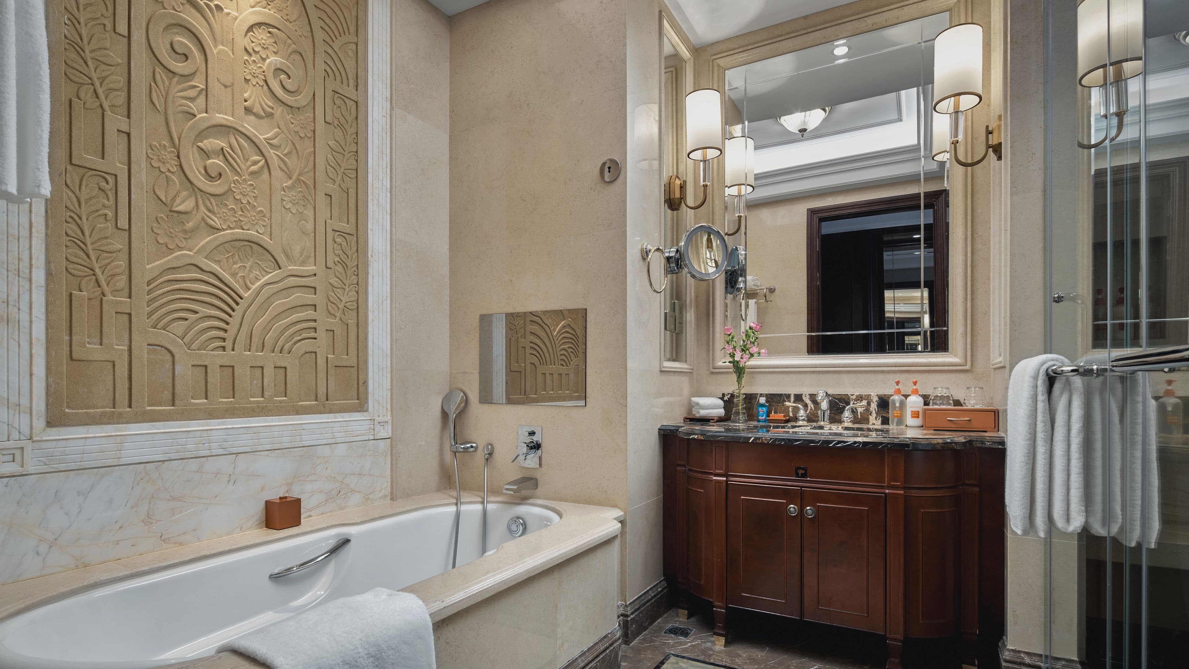 Crowne Plaza Dongying — 6