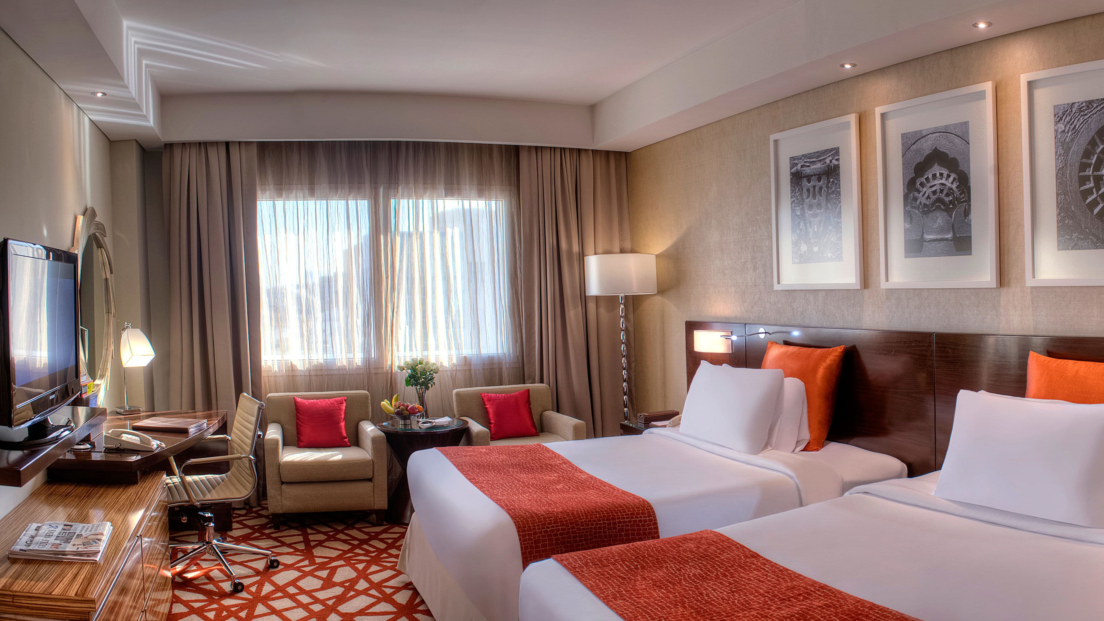 Crowne Plaza Dubai - Deira — 20