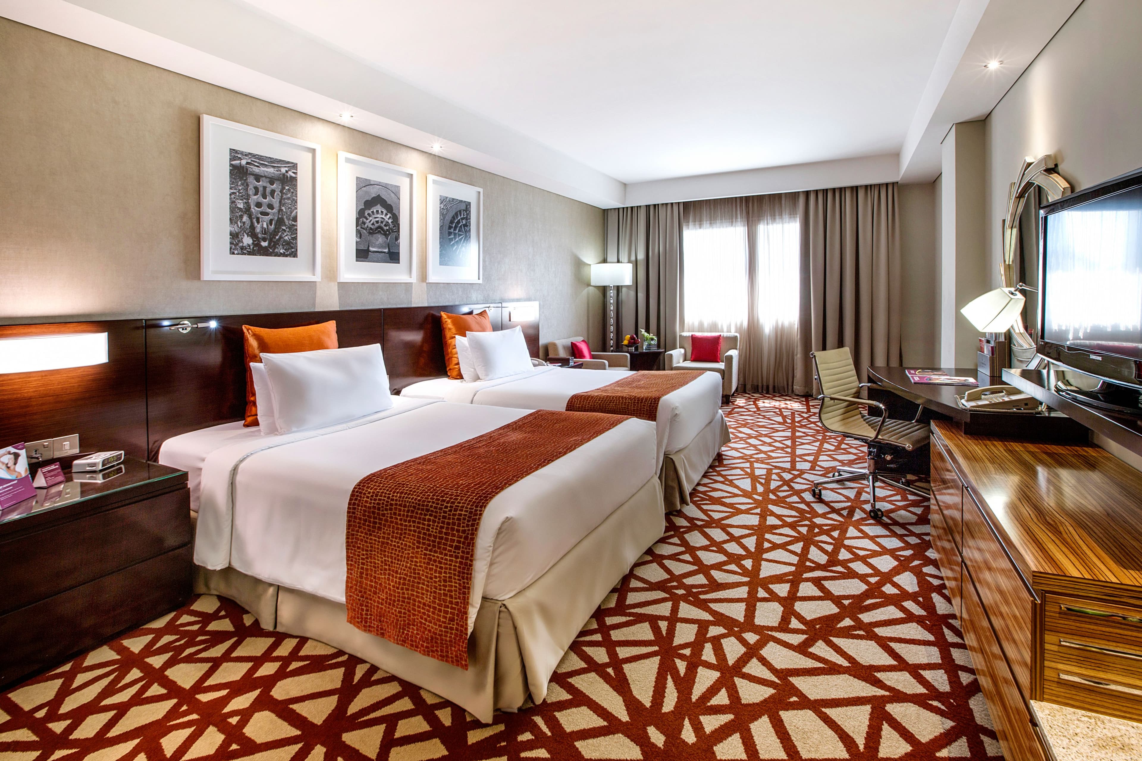 Crowne Plaza Dubai - Deira — 19
