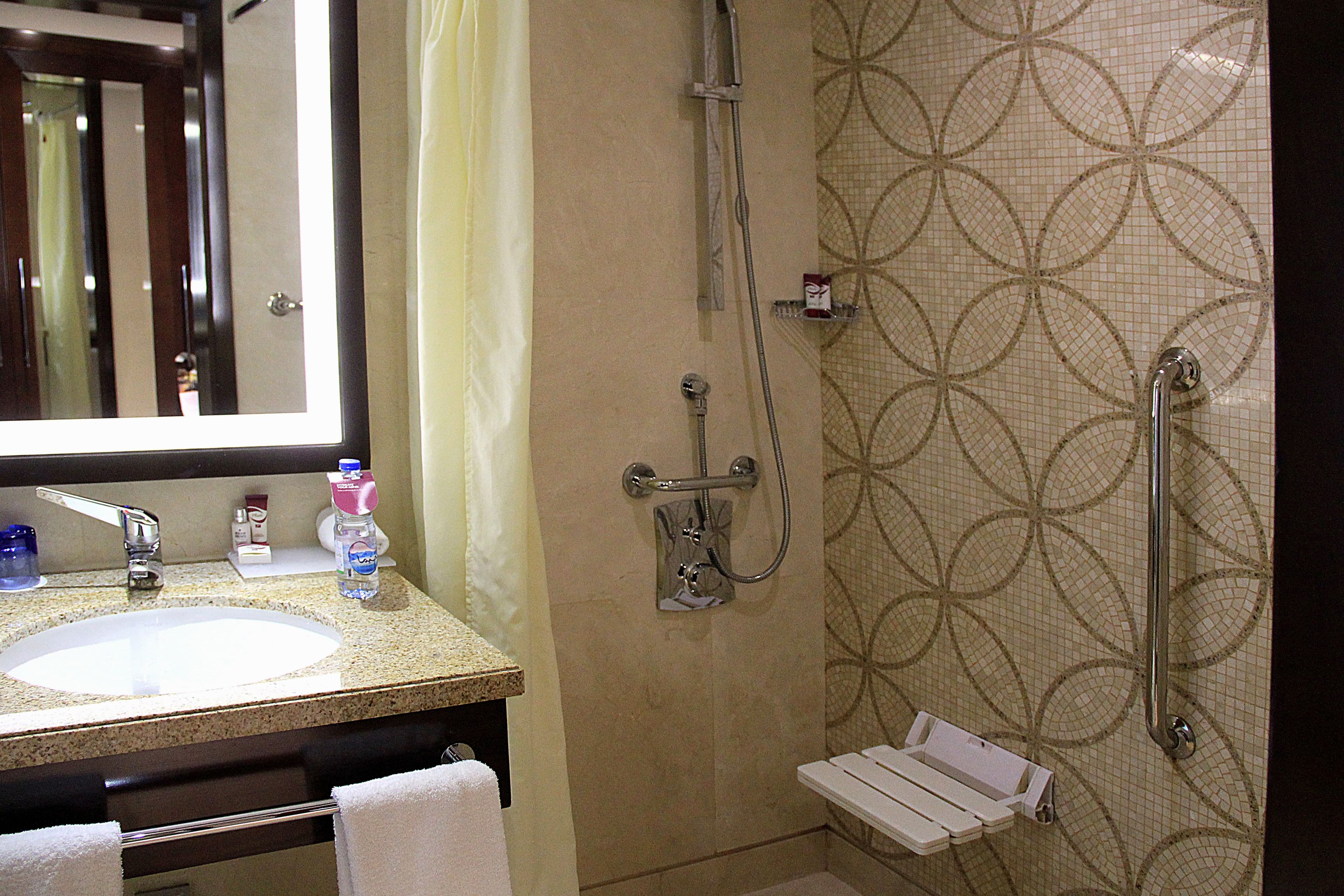 Crowne Plaza Dubai - Deira — 18