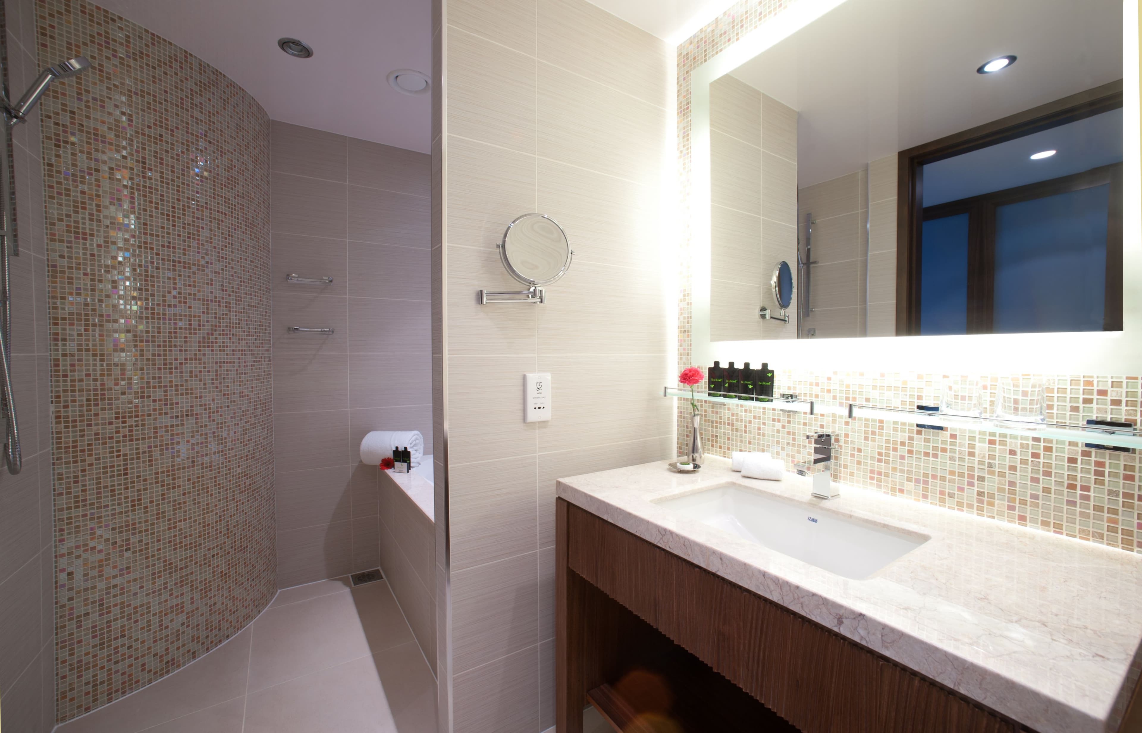 Crowne Plaza Duqm — 11