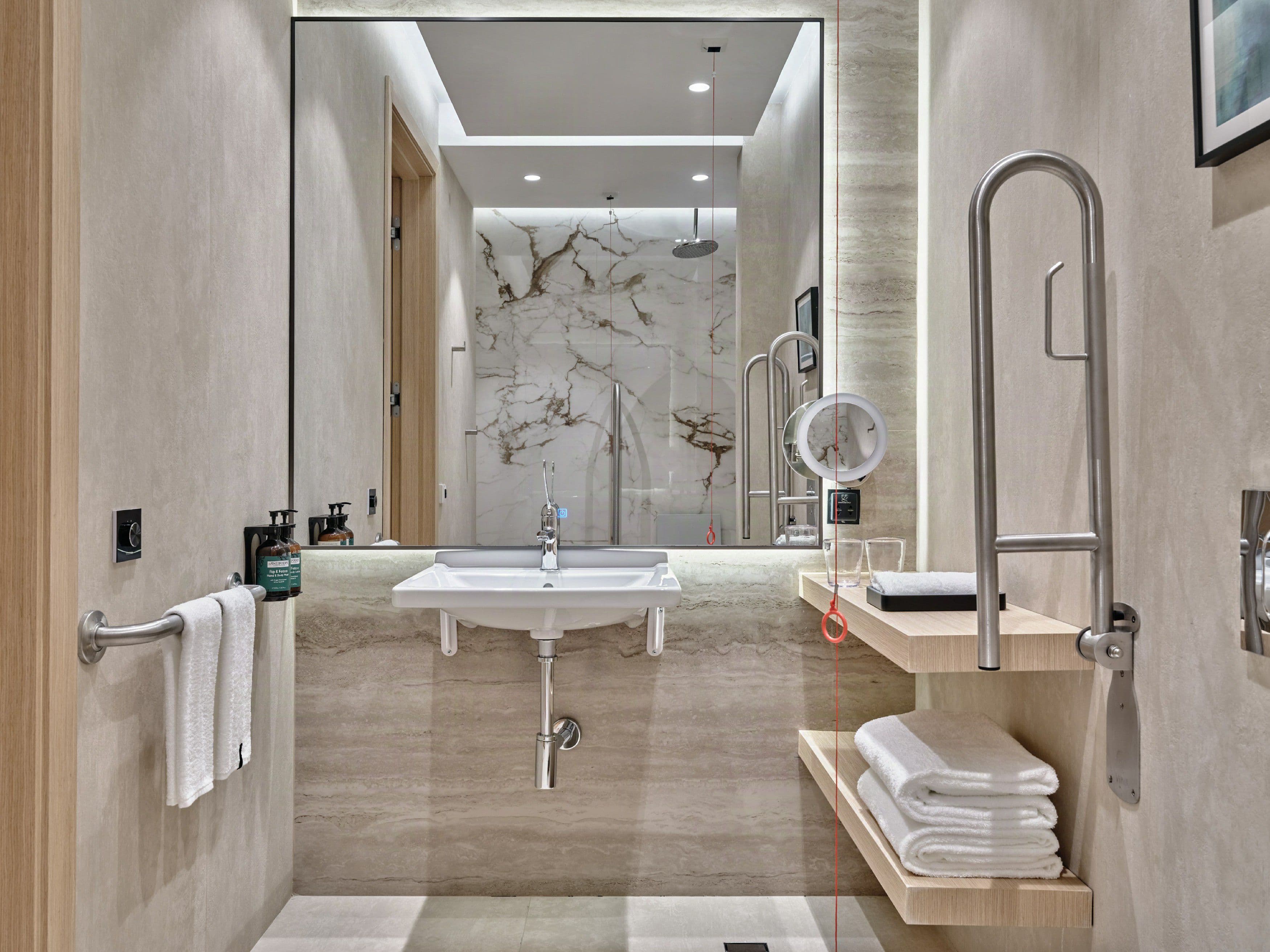 Crowne Plaza Dushanbe — 10