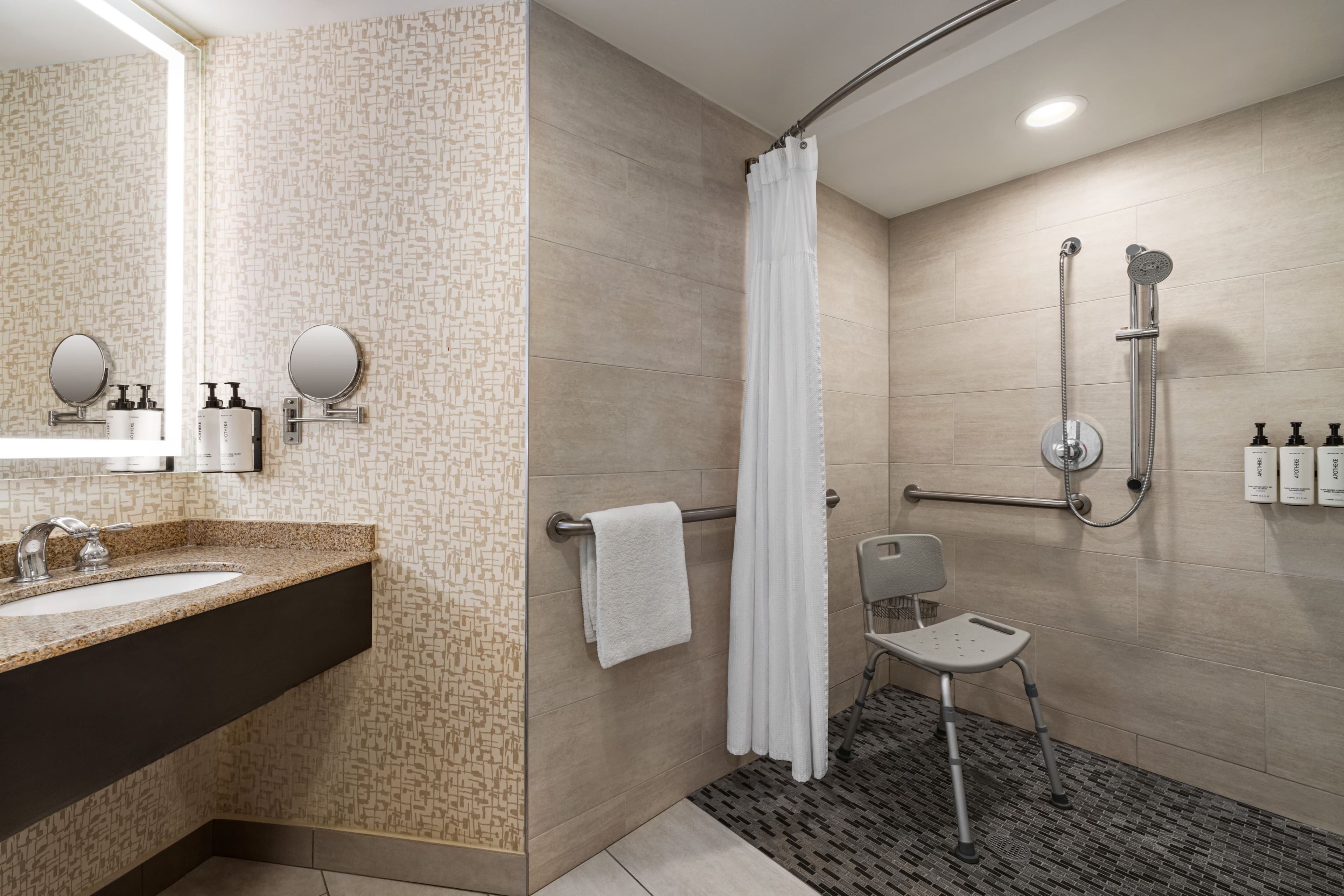 Crowne Plaza Edison — 13