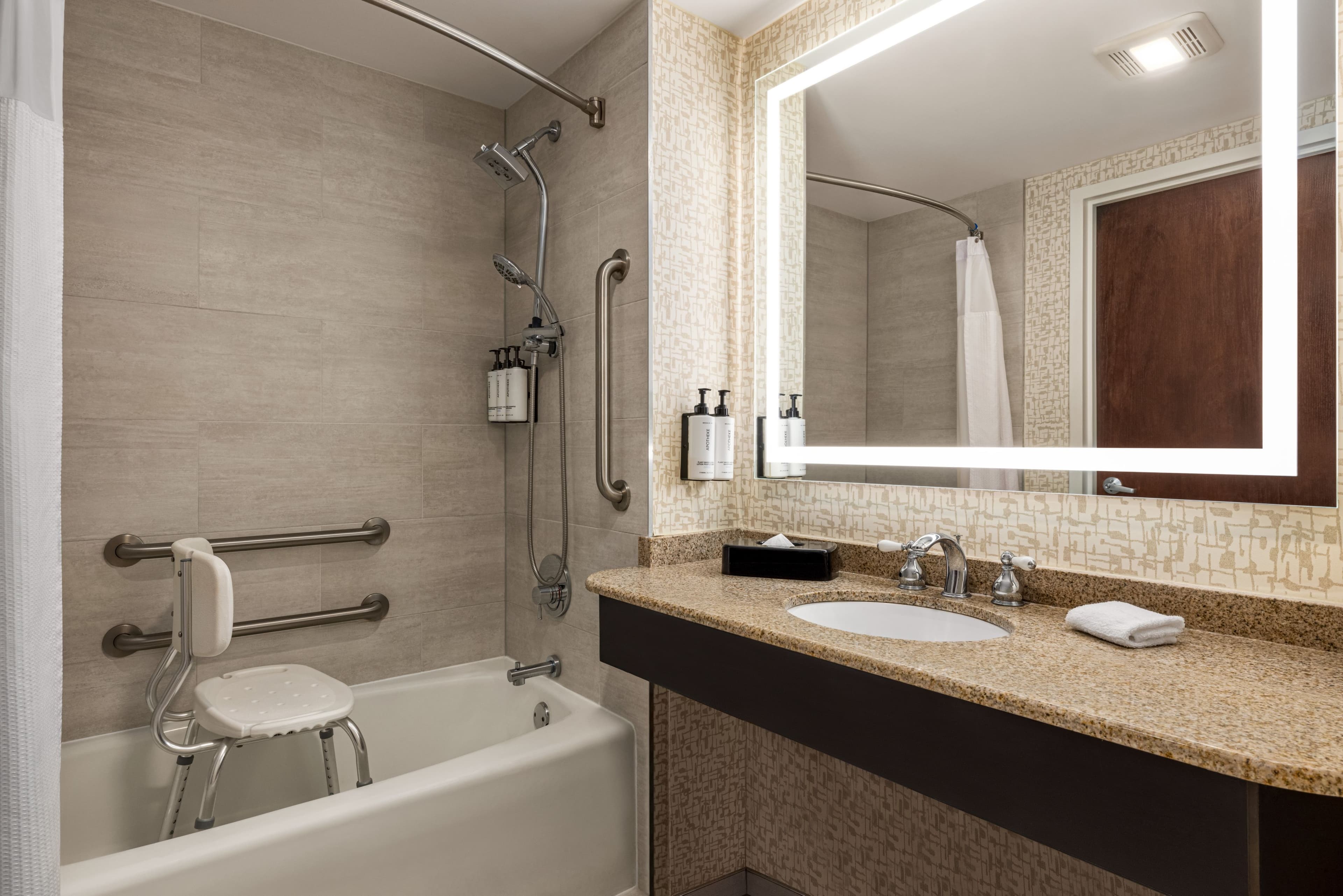 Crowne Plaza Edison — 14