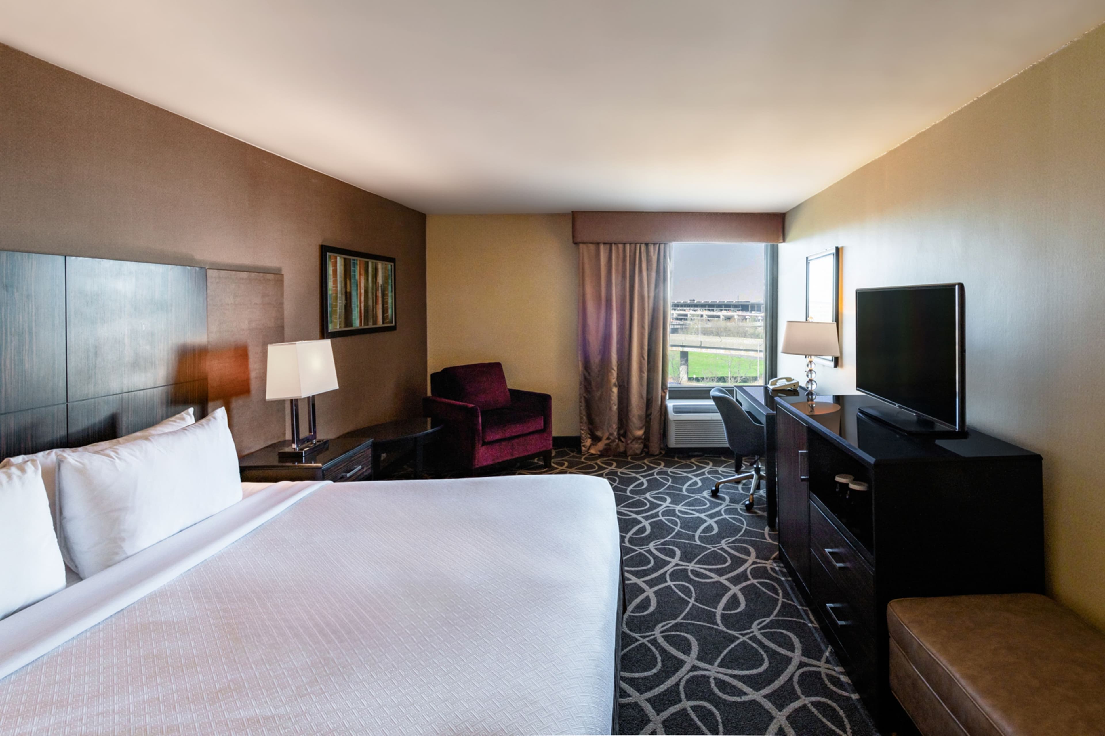 Crowne Plaza Newark Airport — 15