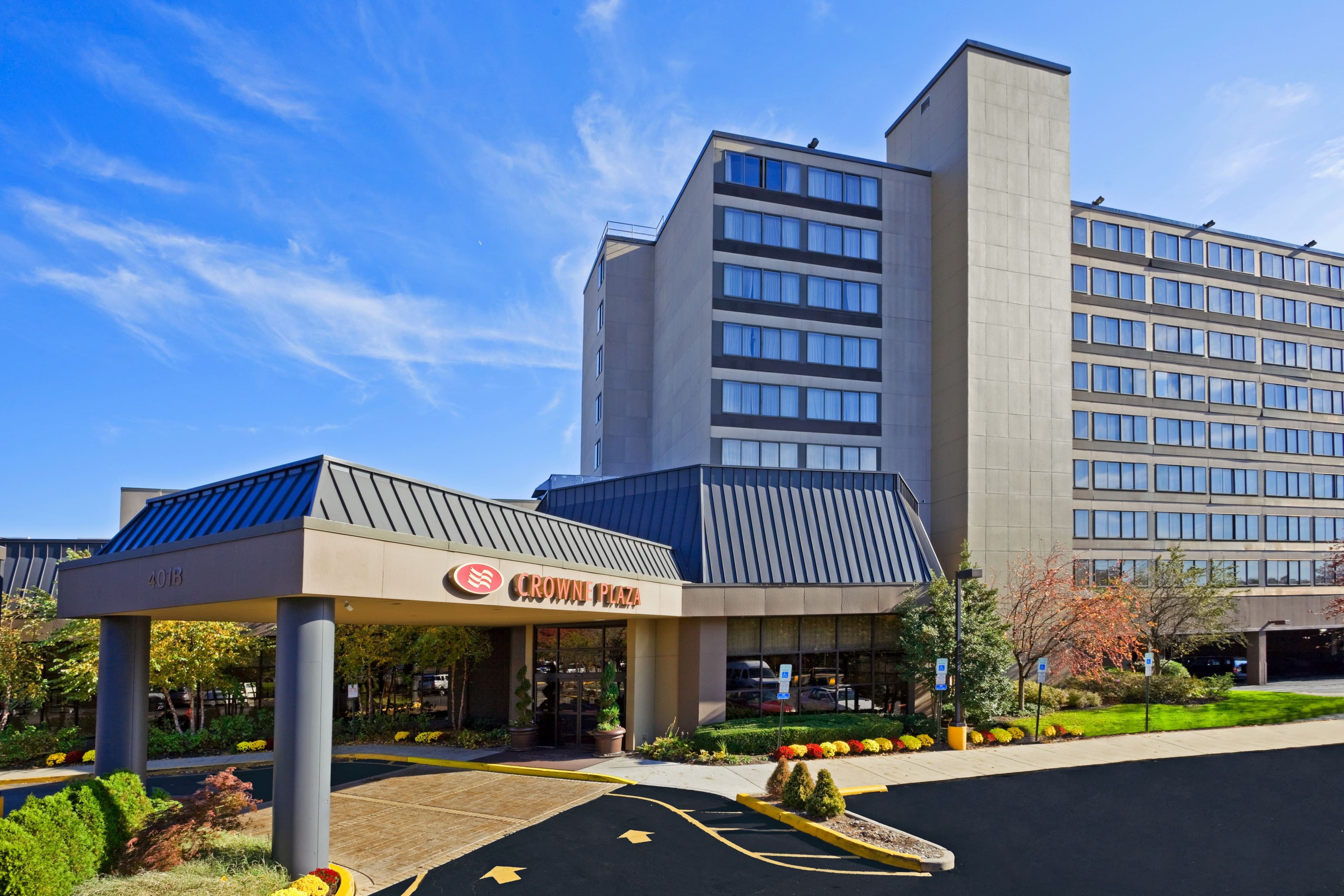 Crowne Plaza Englewood - Image 1