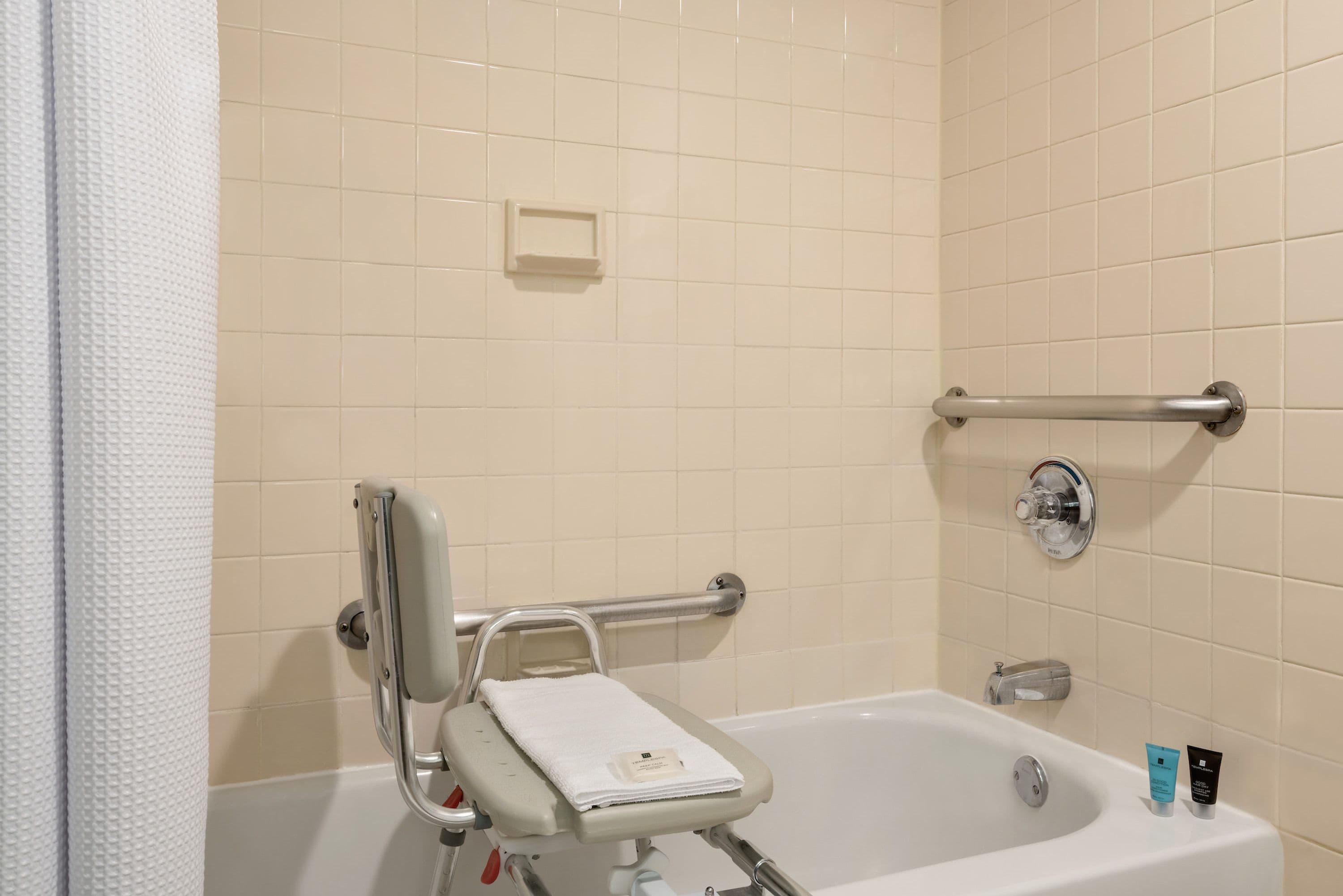 Crowne Plaza Englewood — 9