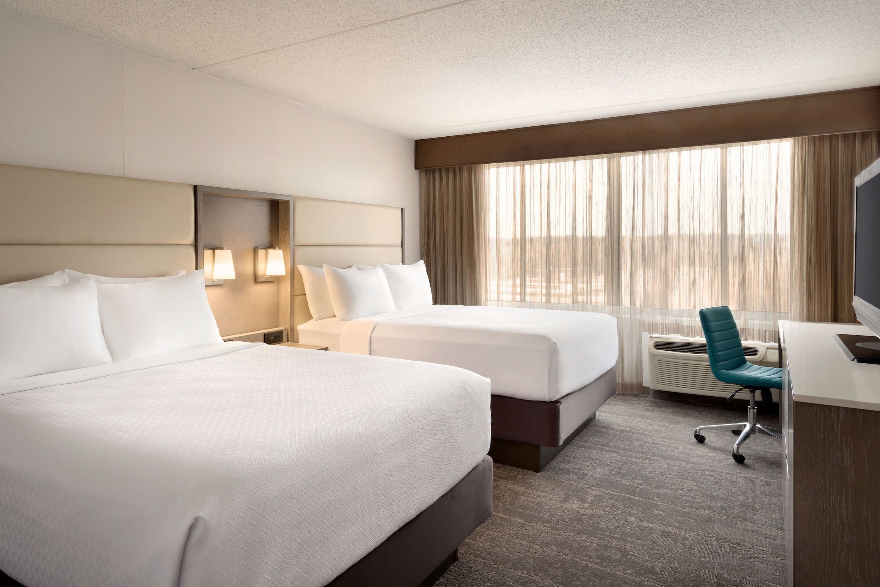 Crowne Plaza Englewood — 15