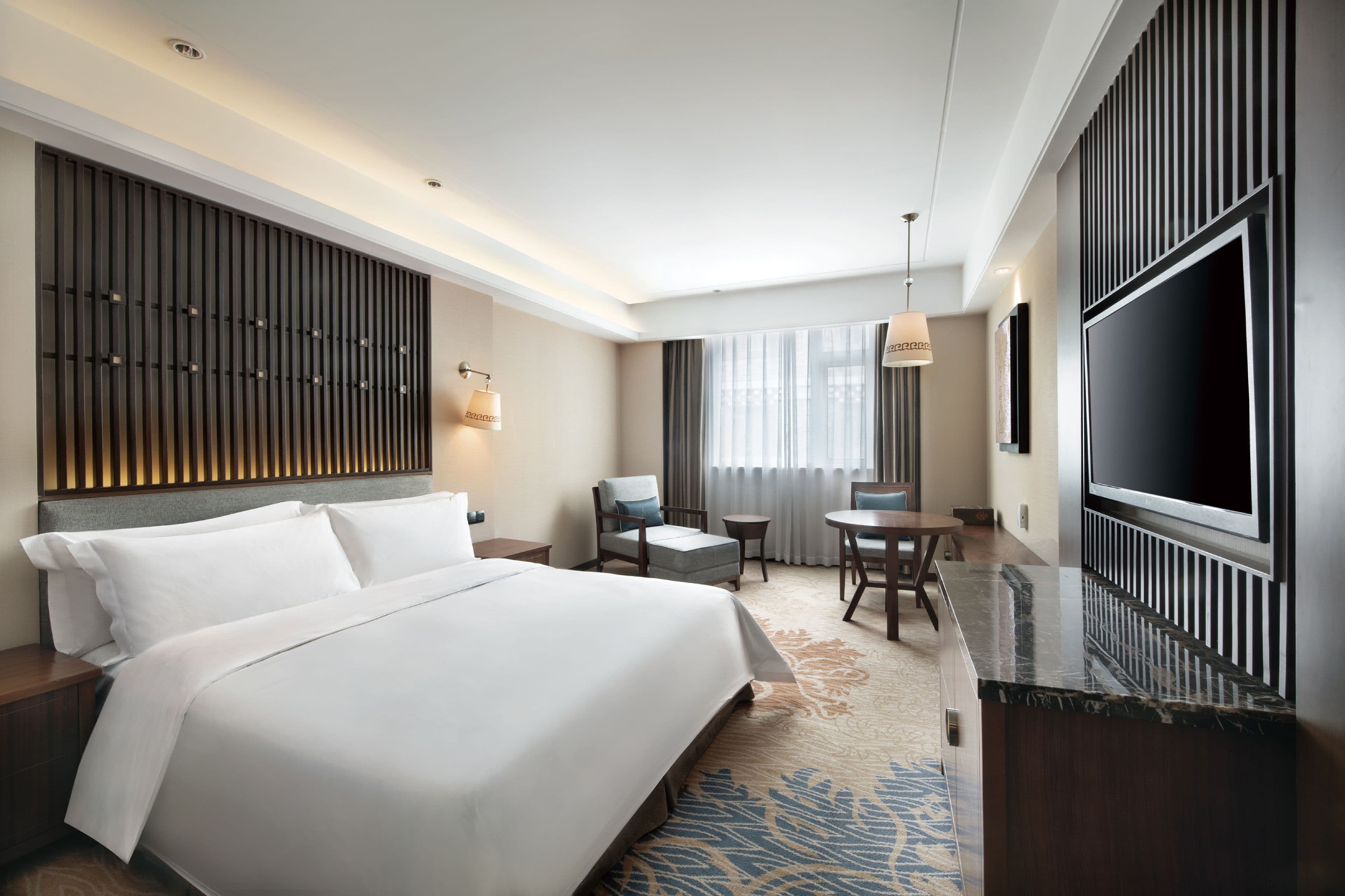 Crowne Plaza Yading - Image 2