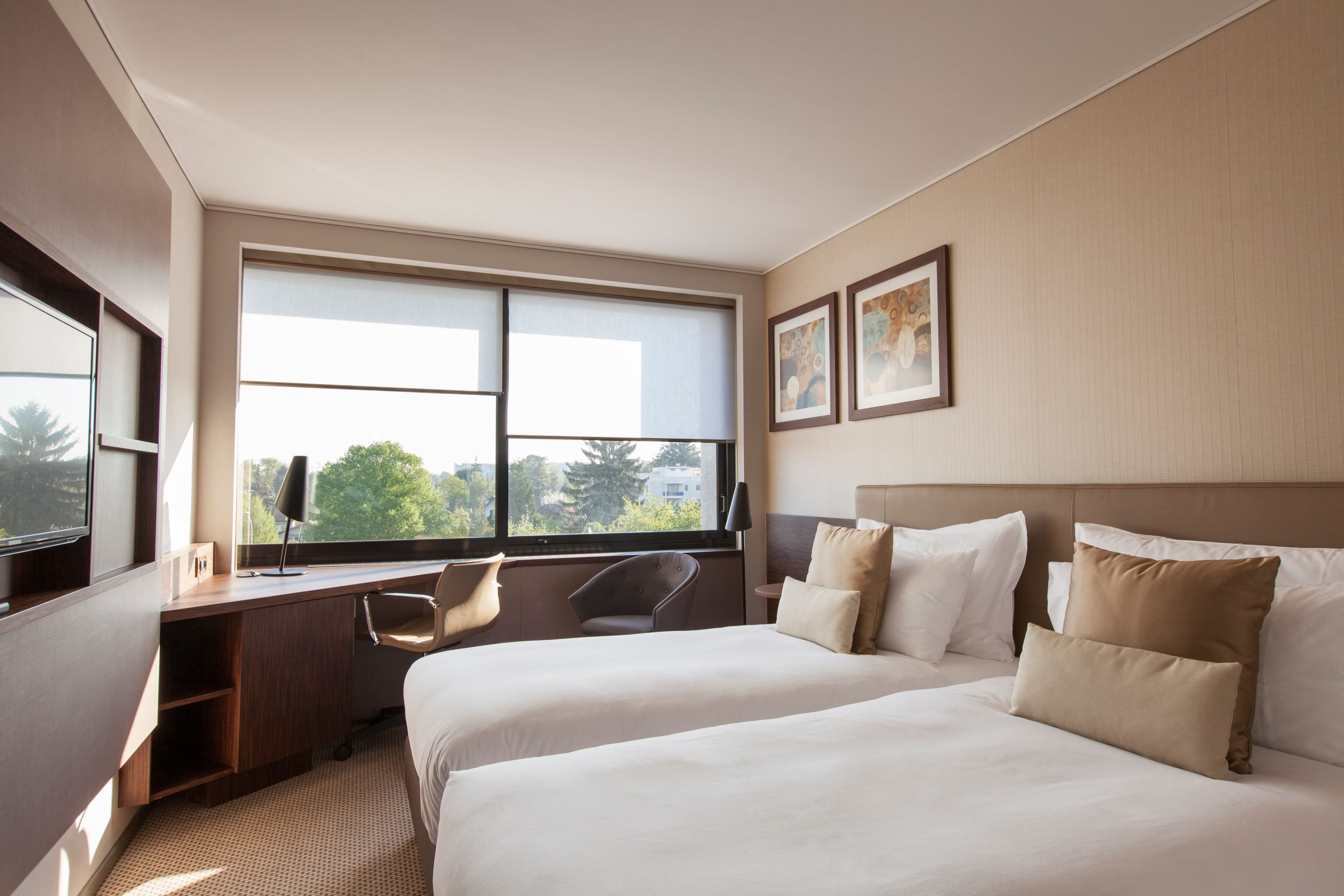 Crowne Plaza Geneva — 11