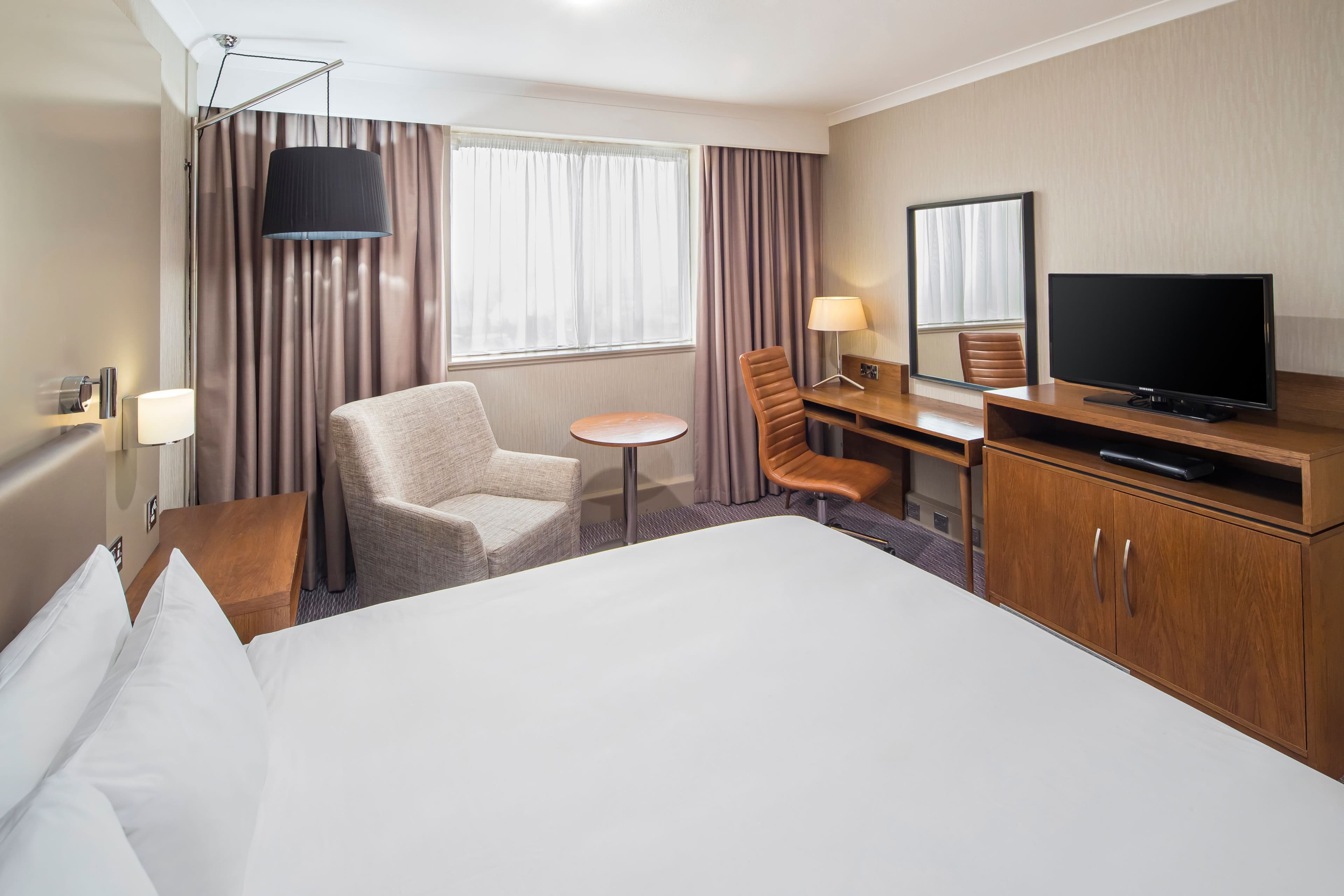 Crowne Plaza Glasgow - Image 4