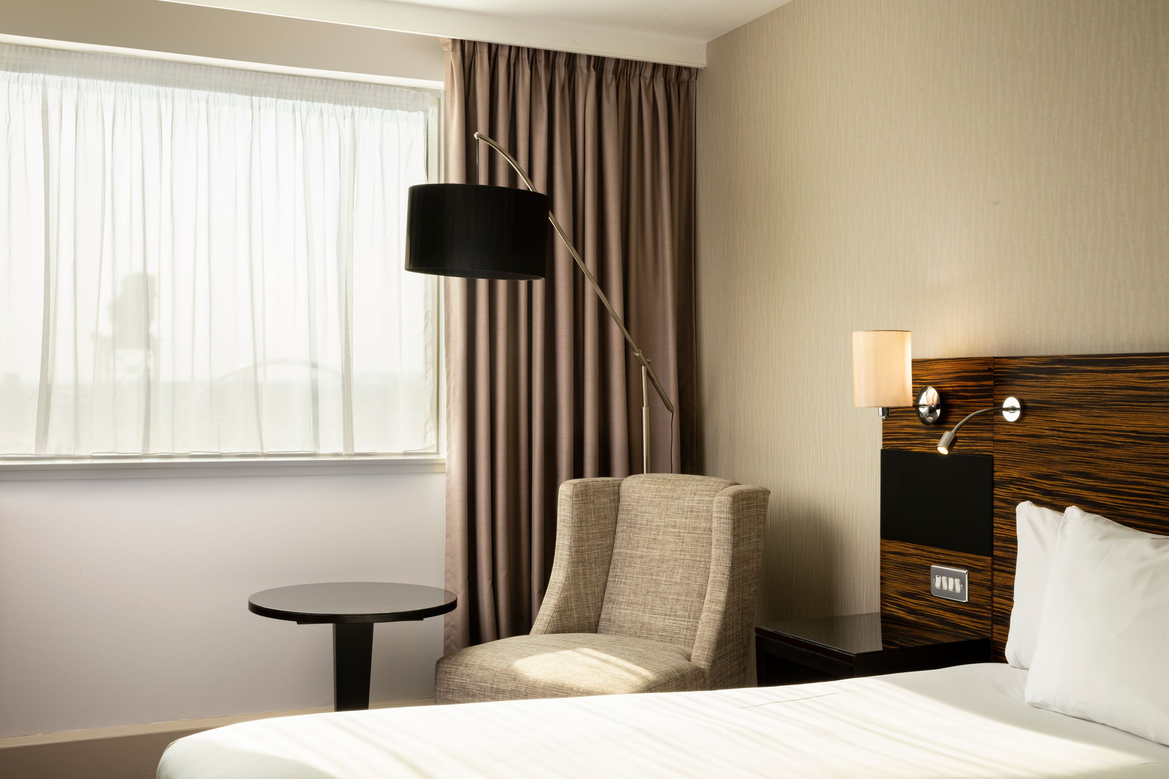 Crowne Plaza Glasgow - Image 2