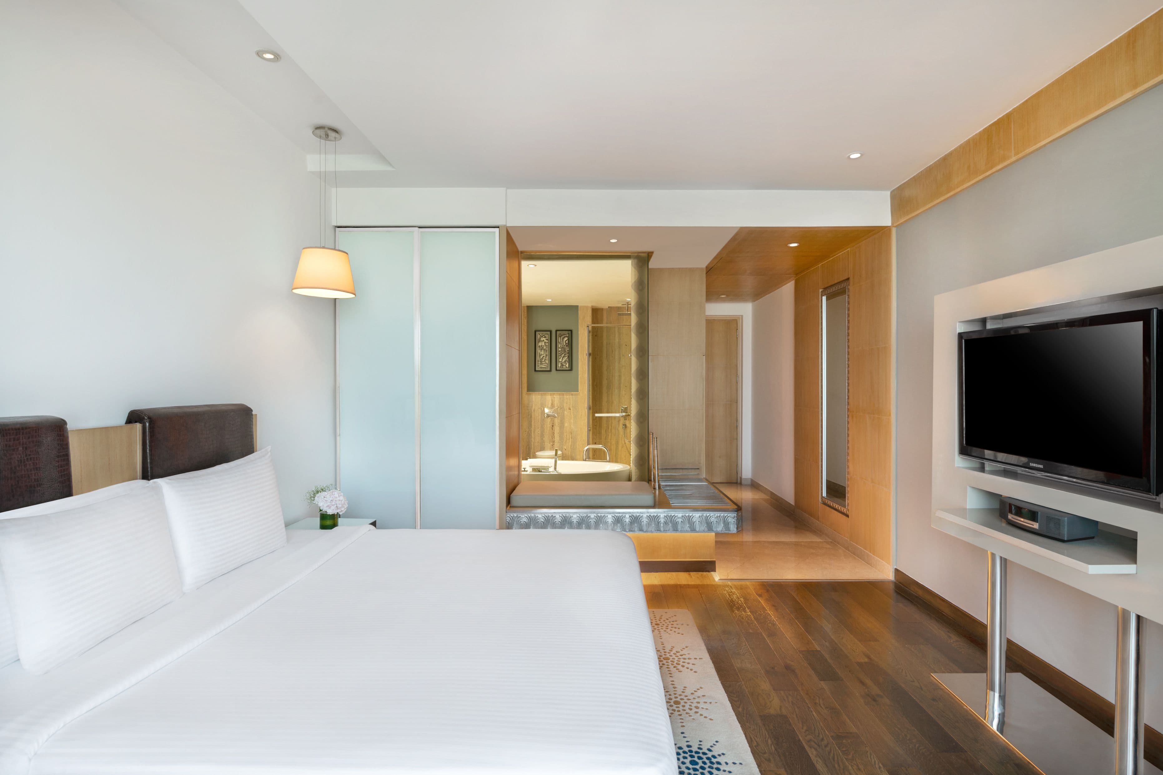 Crowne Plaza Greater Noida - Image 3