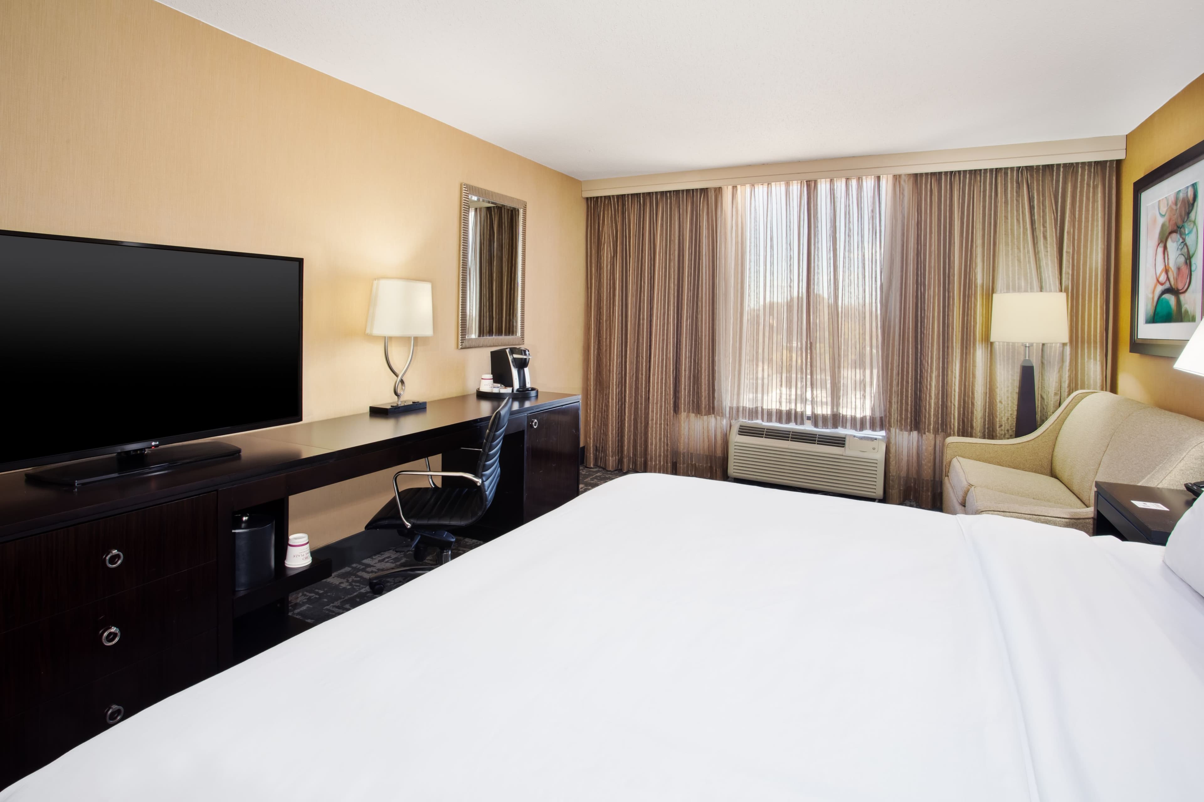 Crowne Plaza Greenville — 18